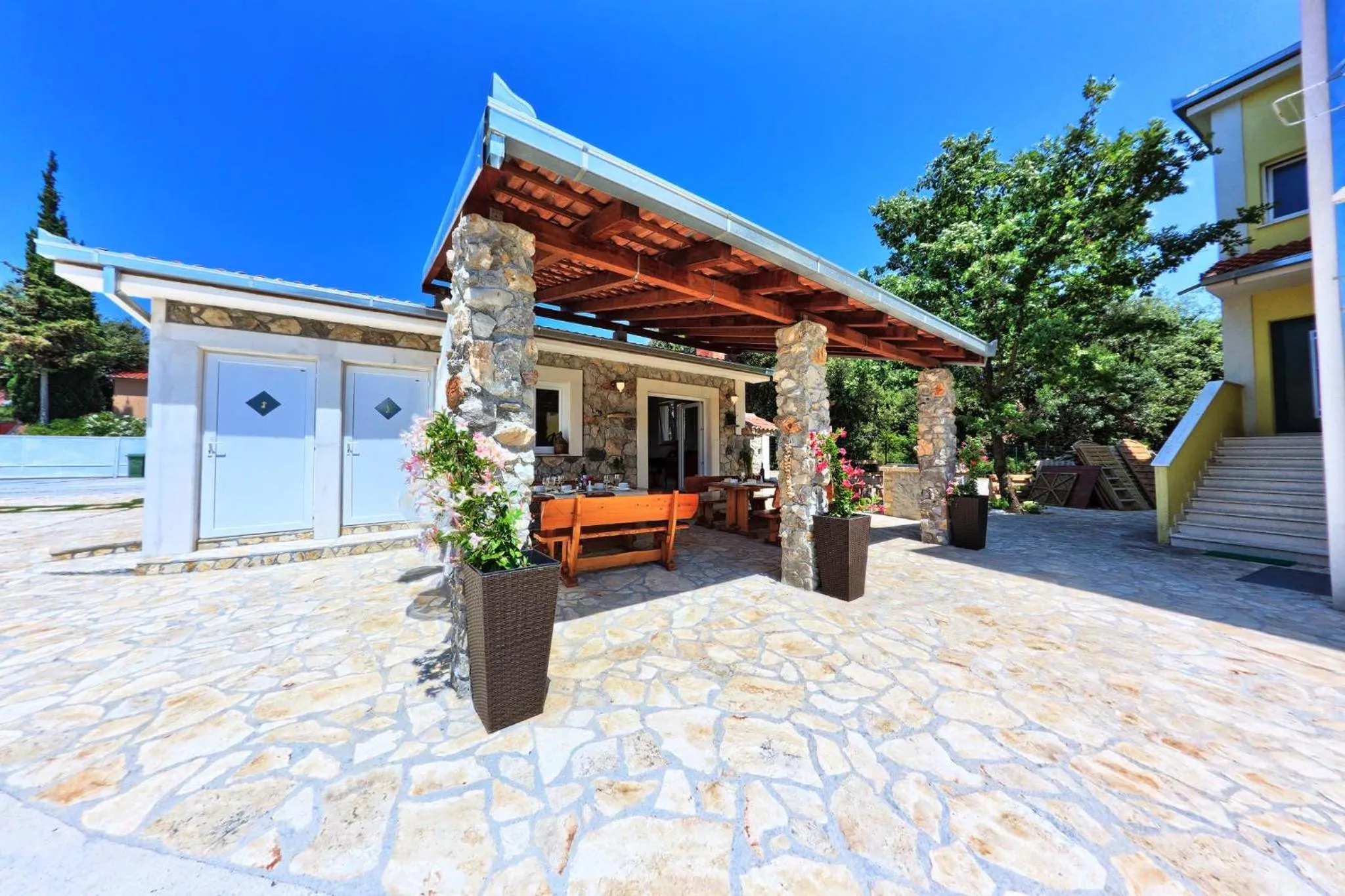 Food and drinks in Apartments CVITA Holiday