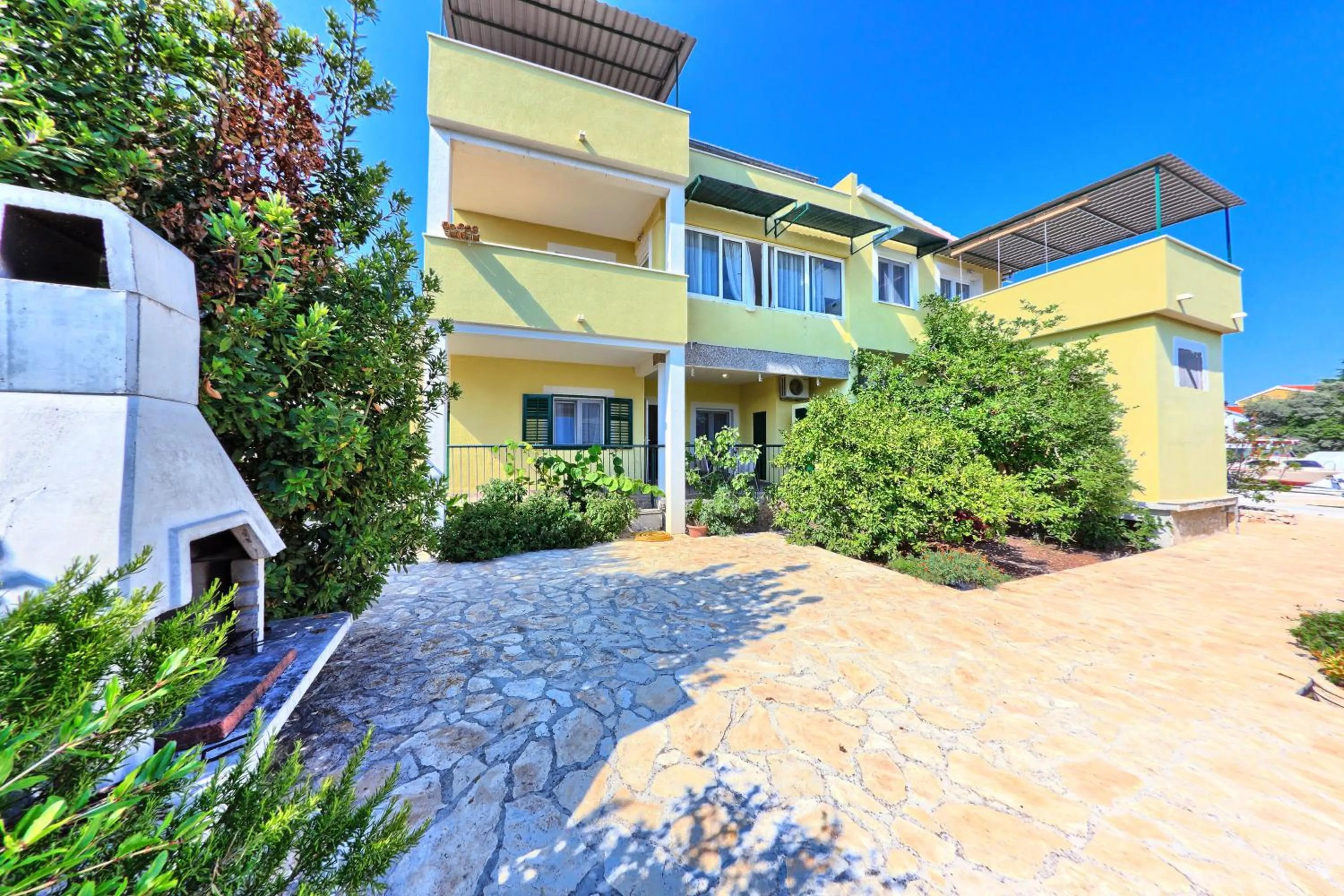 Facade/entrance in Apartments CVITA Holiday