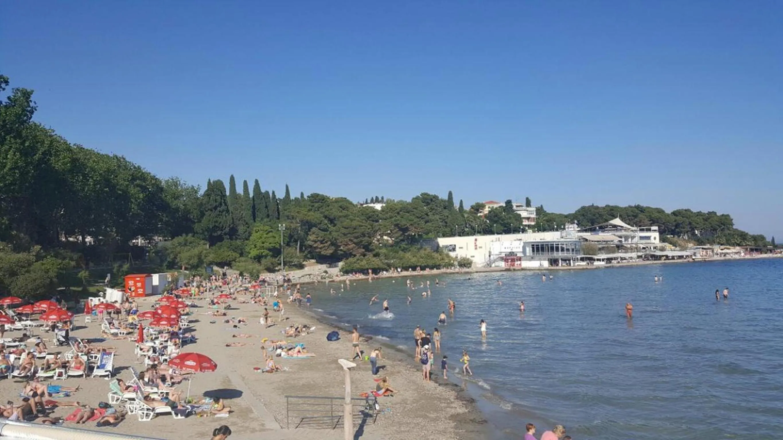 Beach in Klarina Apartments