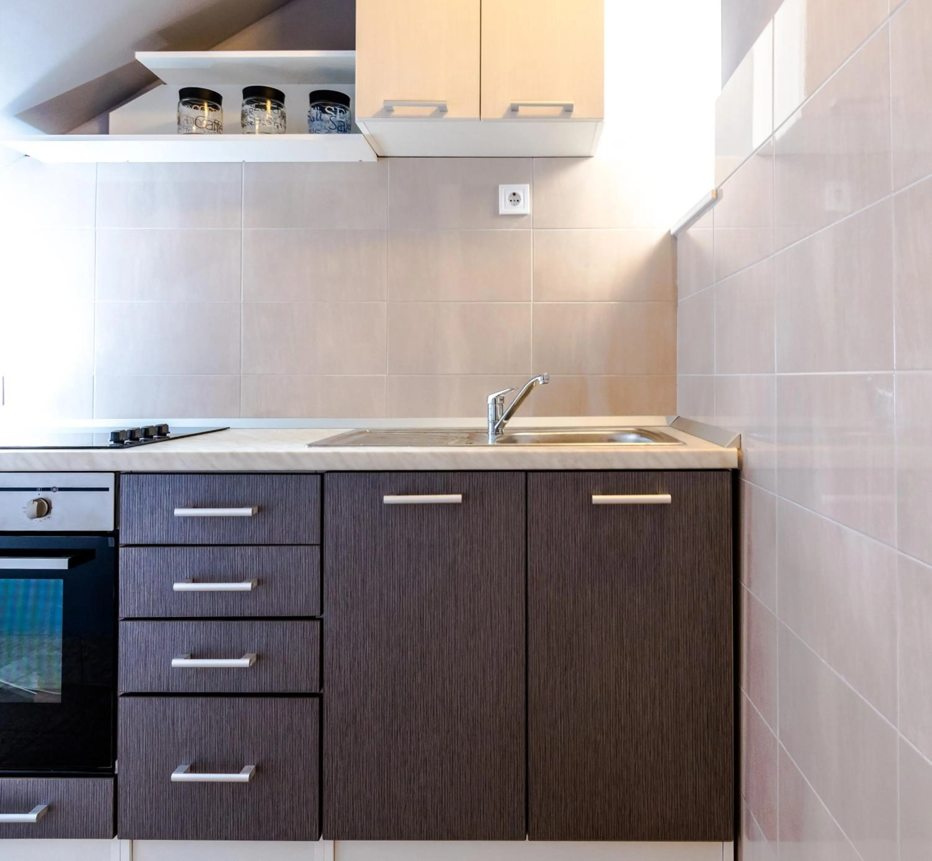 Kitchen or kitchenette in Klarina Apartments