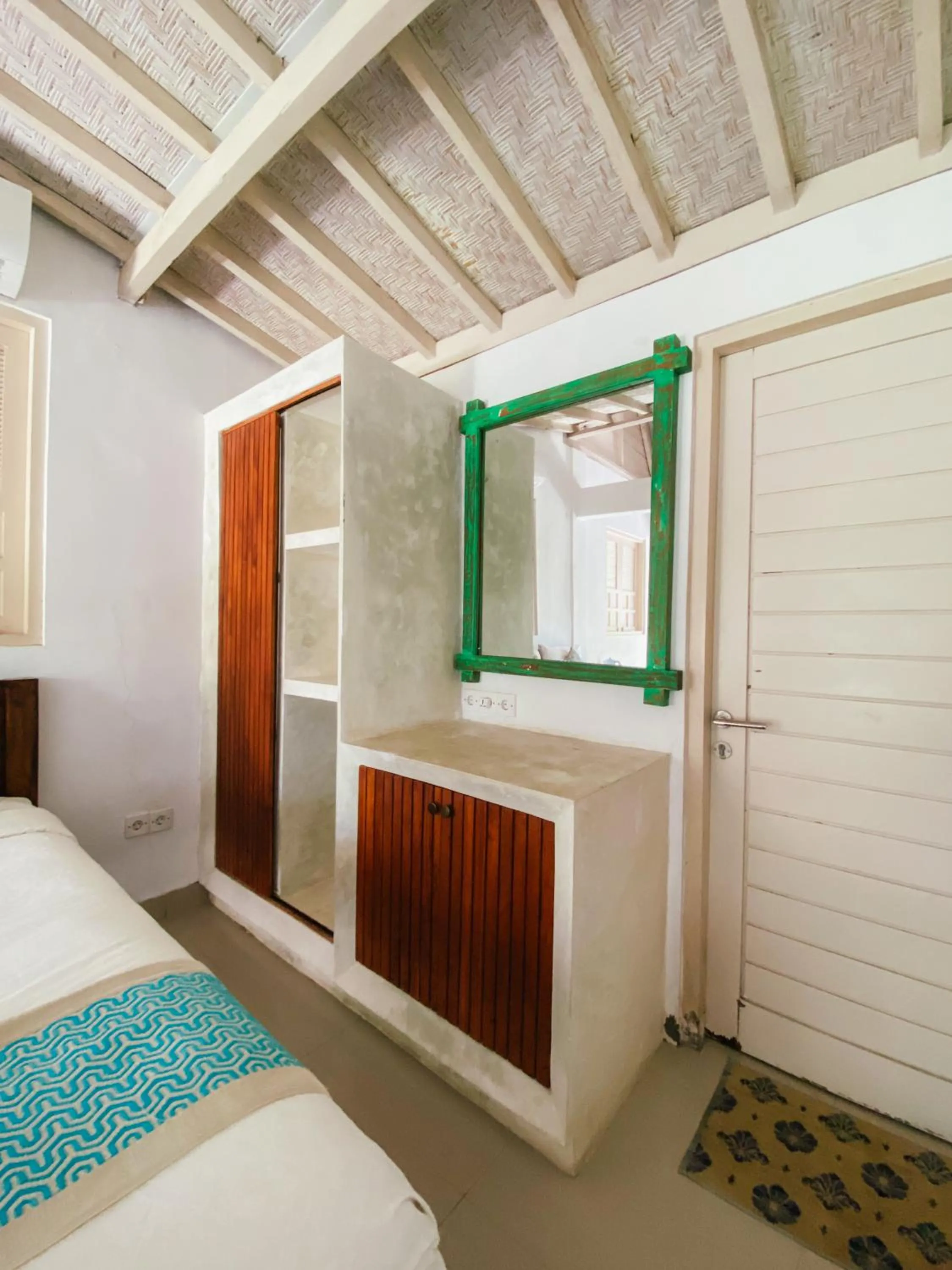 wardrobe, Bed in Villa Olala Penida