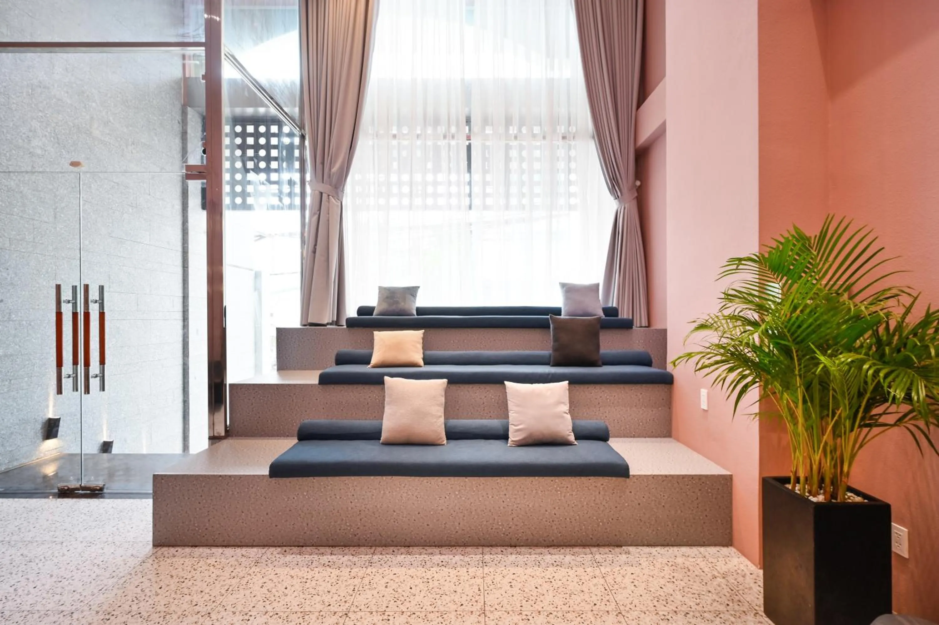 Lobby or reception in Brown Dot Hotel Saigon Airport