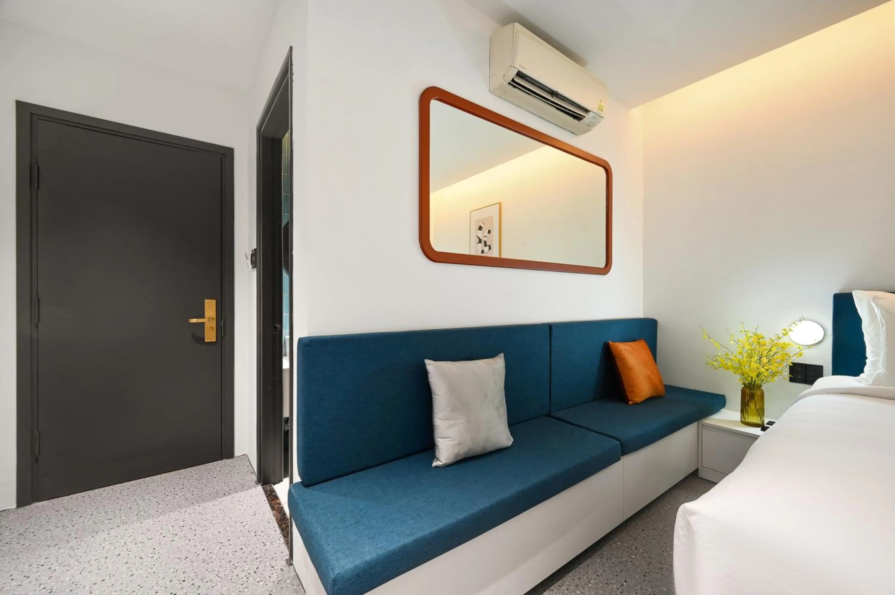 Bed in Brown Dot Hotel Saigon Airport