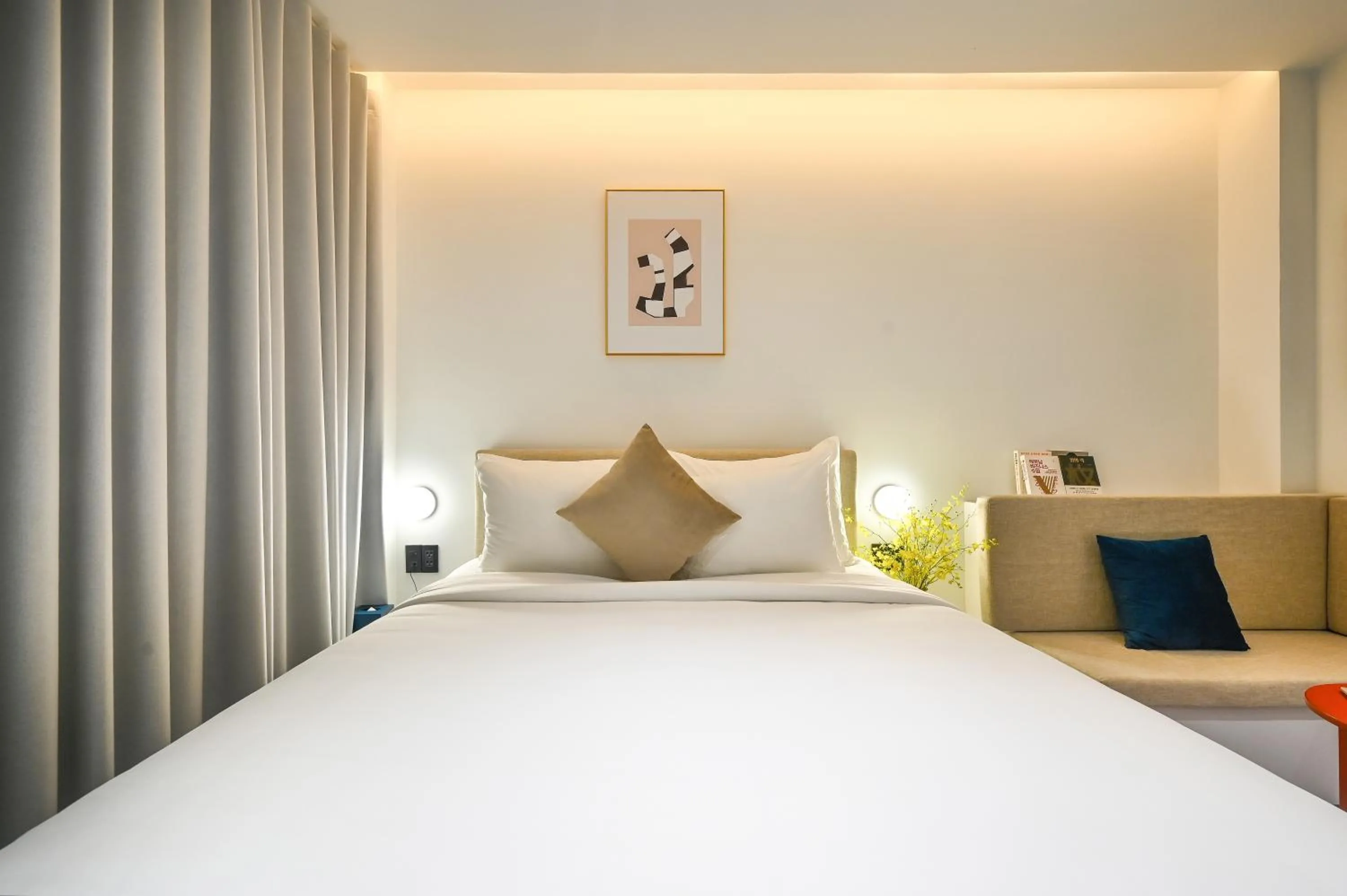 Bed in Brown Dot Hotel Saigon Airport