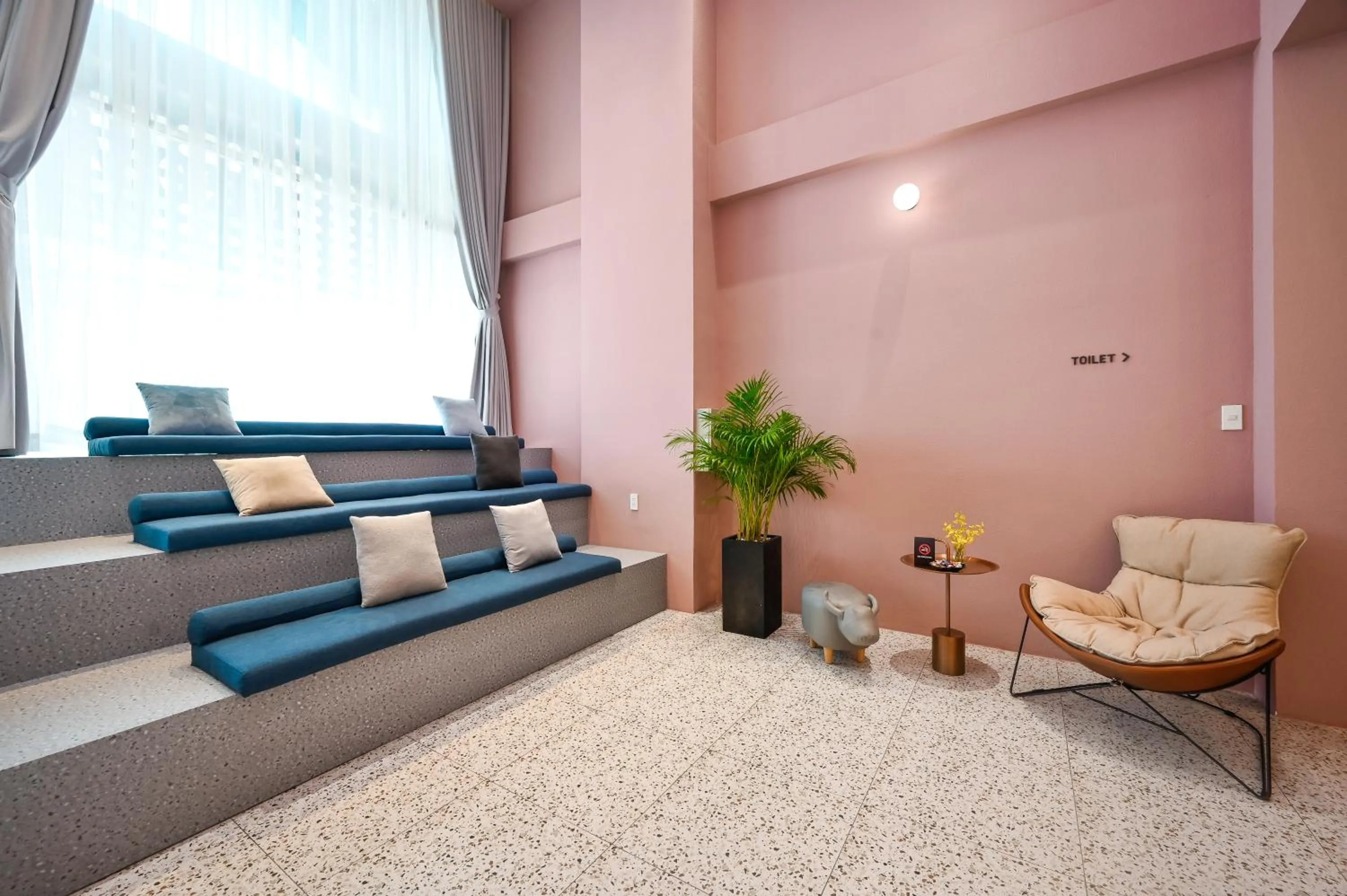 Lobby or reception in Brown Dot Hotel Saigon Airport