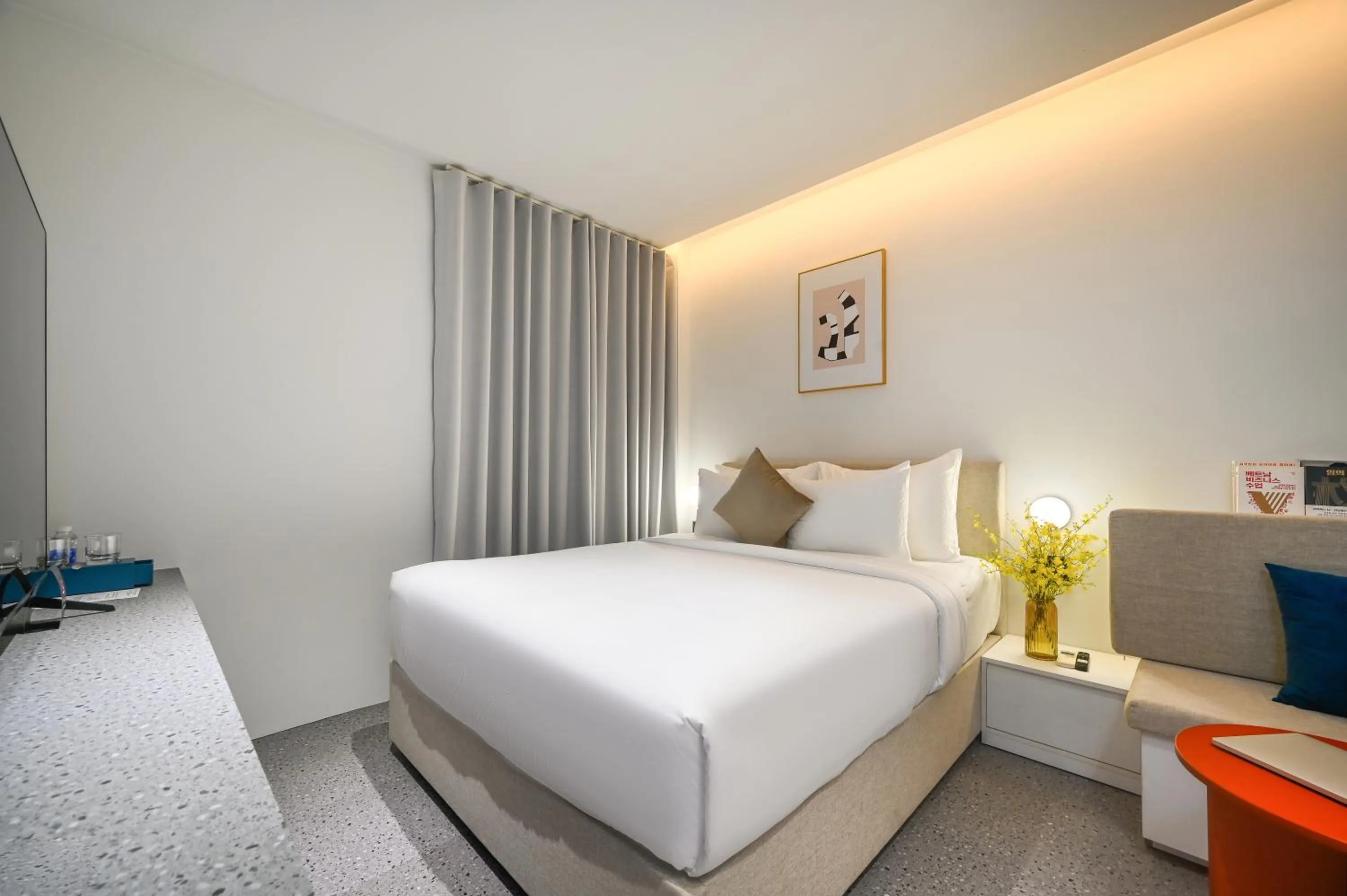Bed in Brown Dot Hotel Saigon Airport