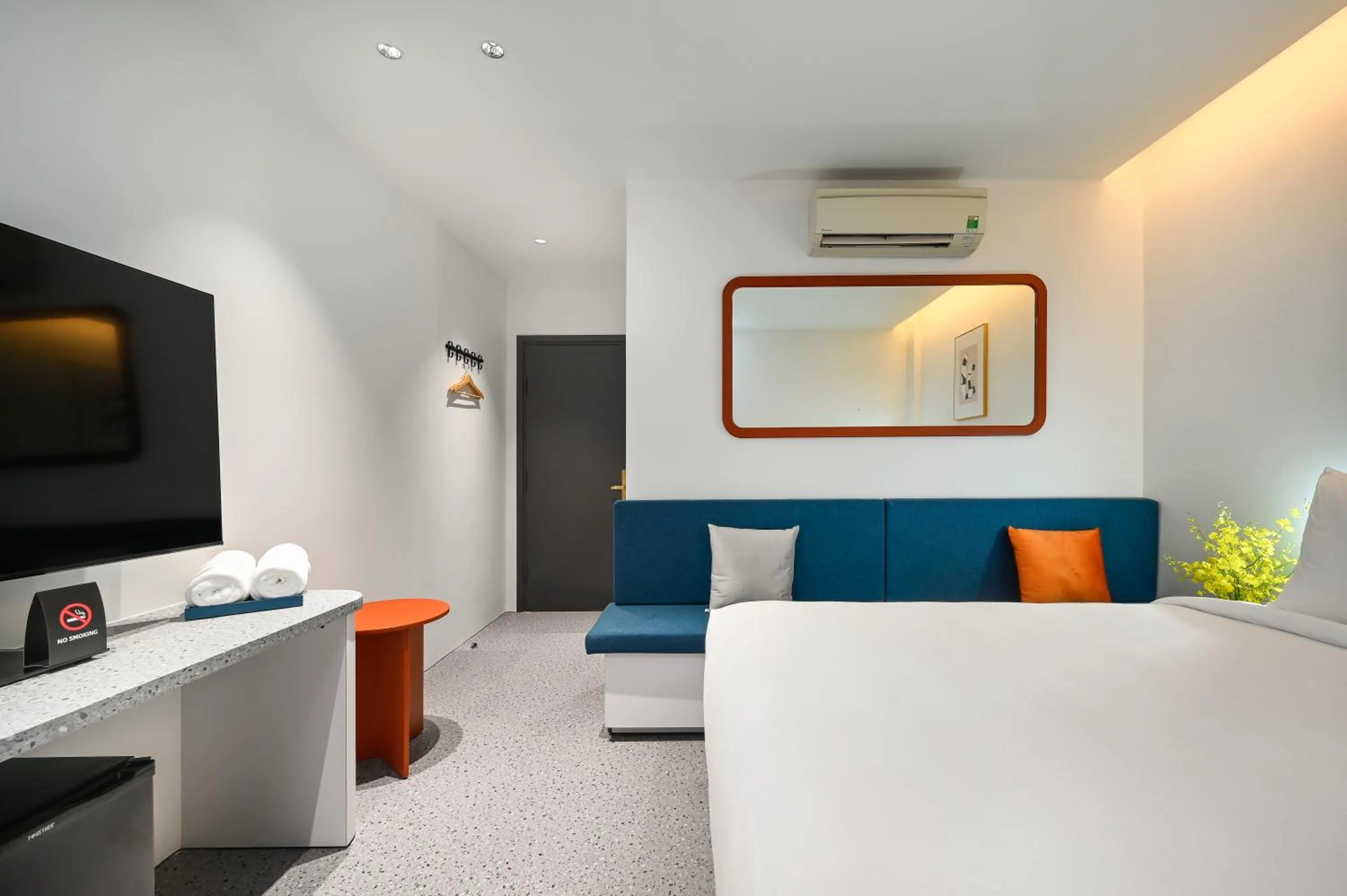 Bed in Brown Dot Hotel Saigon Airport