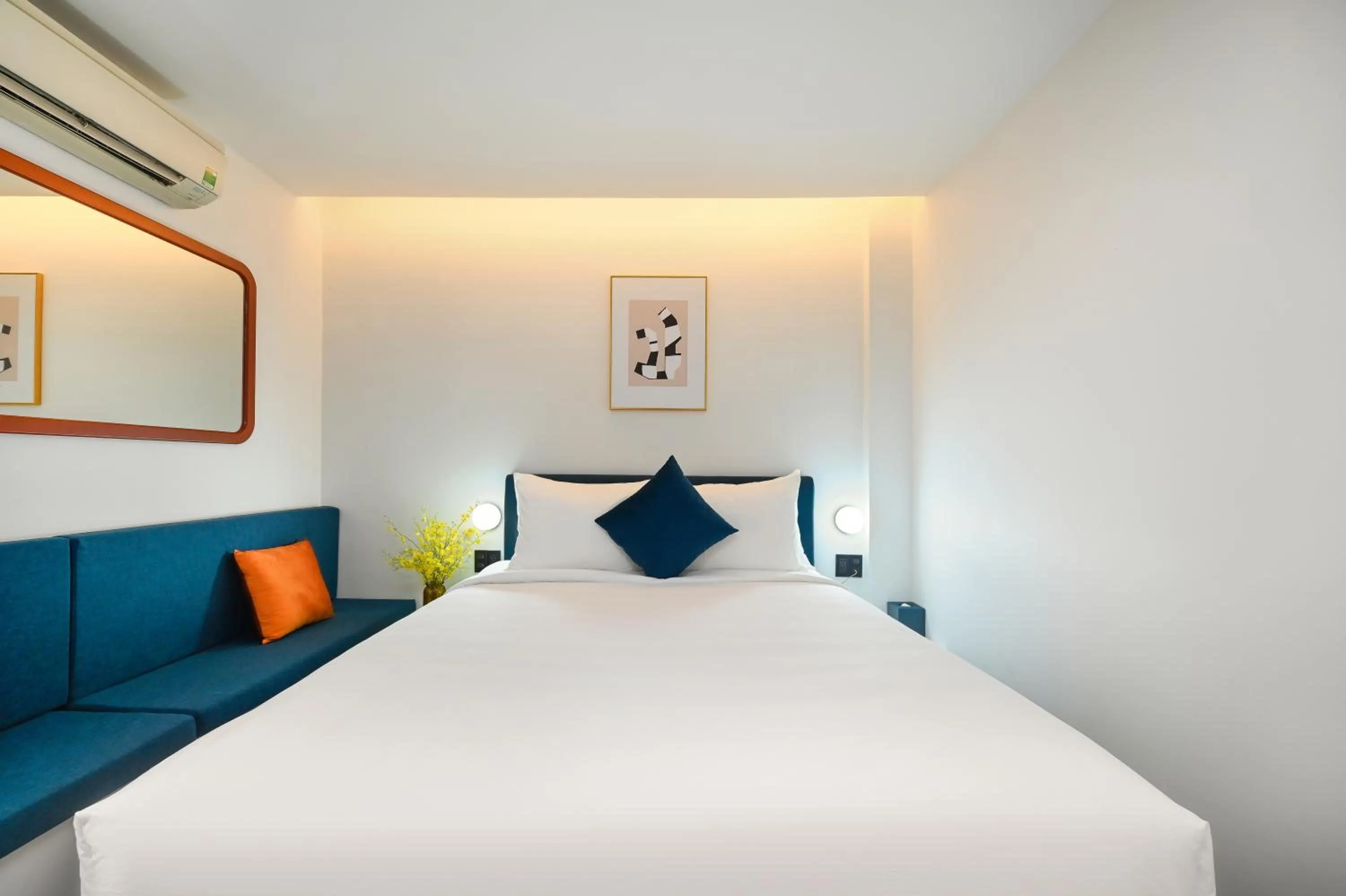 Bed in Brown Dot Hotel Saigon Airport