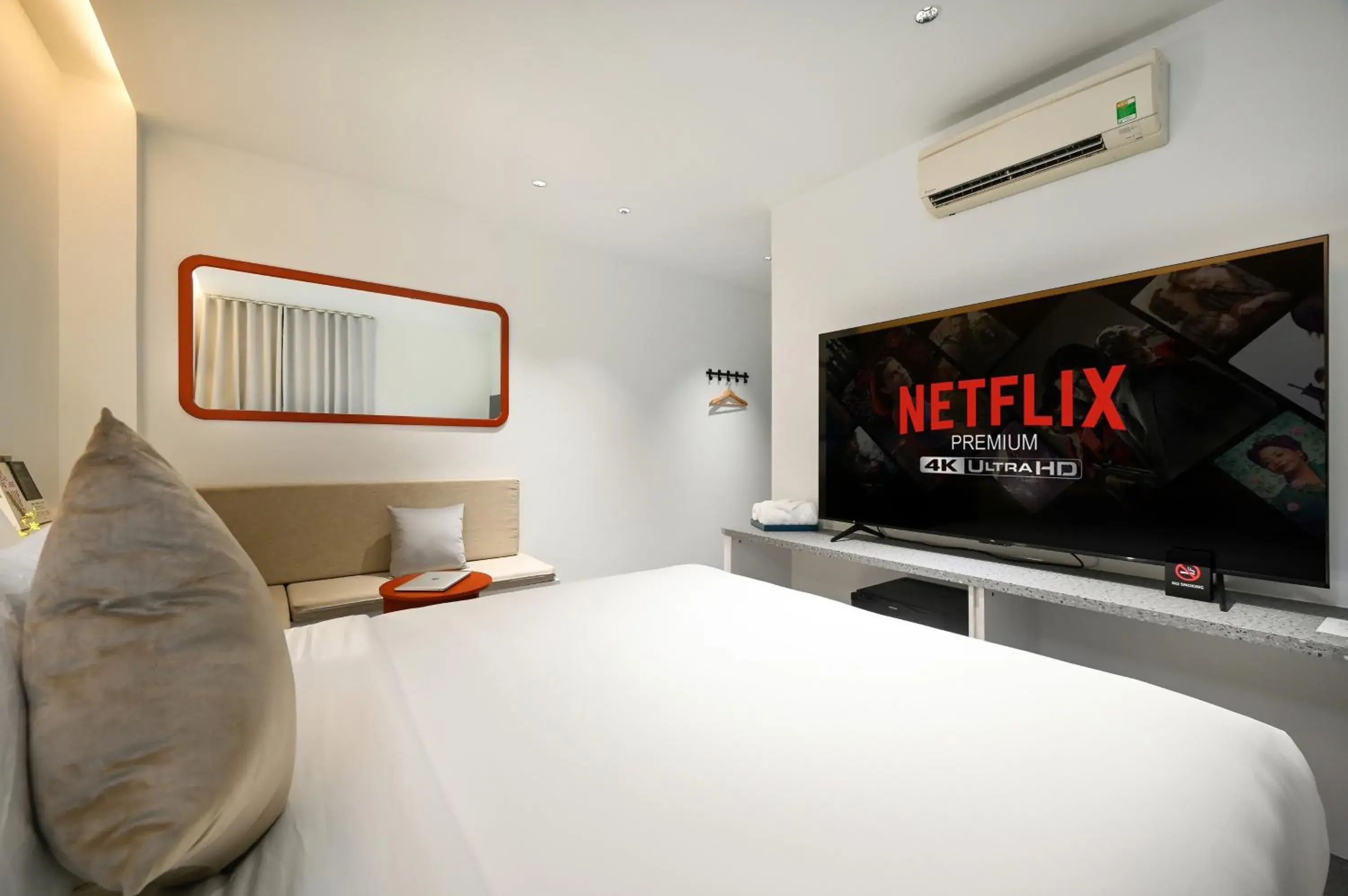 Double Room in Brown Dot Hotel Saigon Airport Double Room in Brown Dot Hotel Saigon Airport