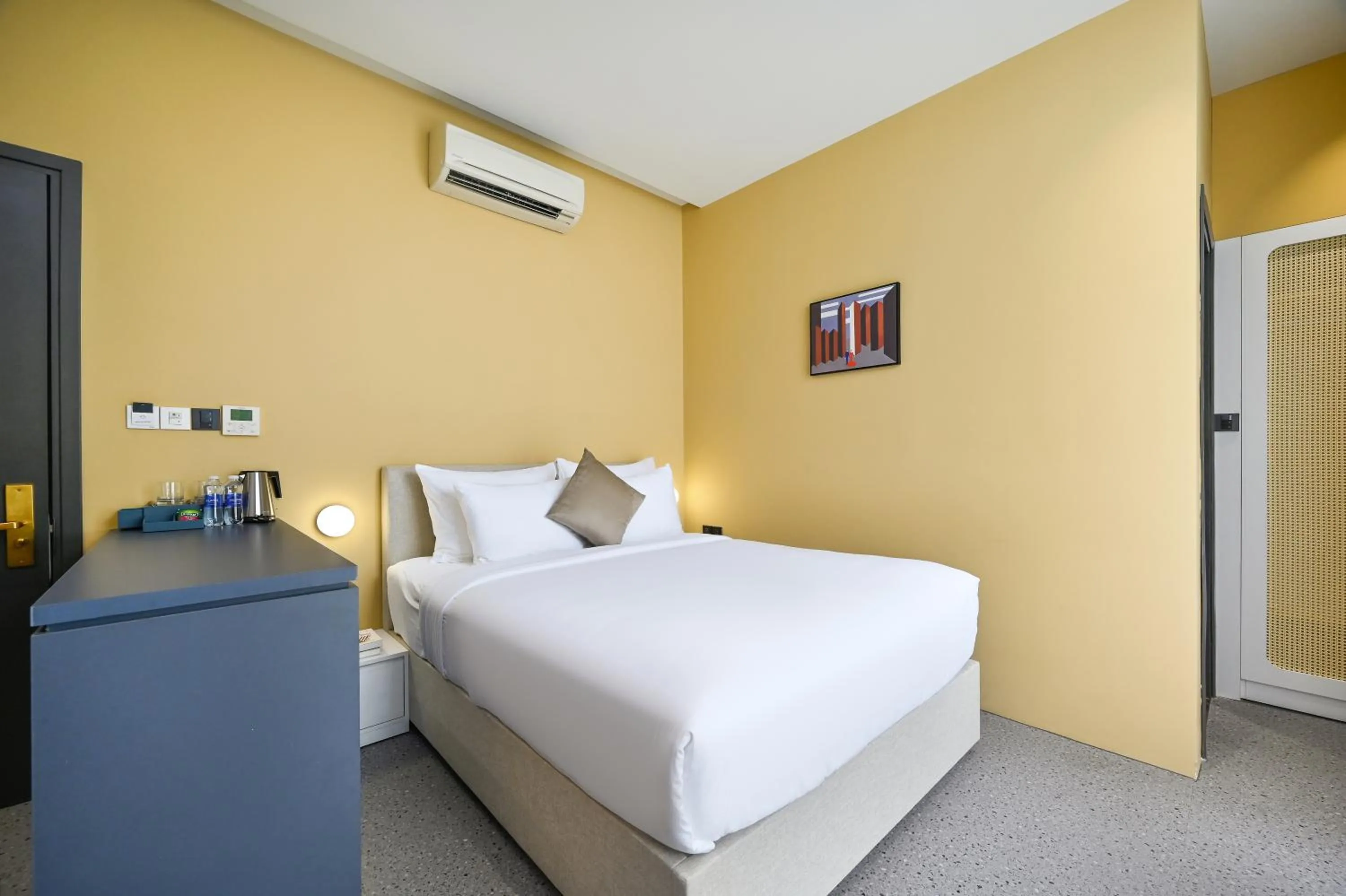 Bed in Brown Dot Hotel Saigon Airport