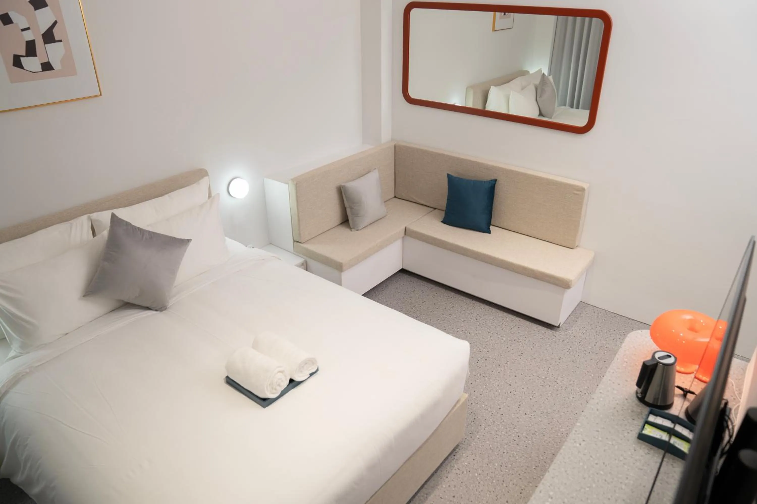 Bedroom, Bed in Brown Dot Hotel Saigon Airport