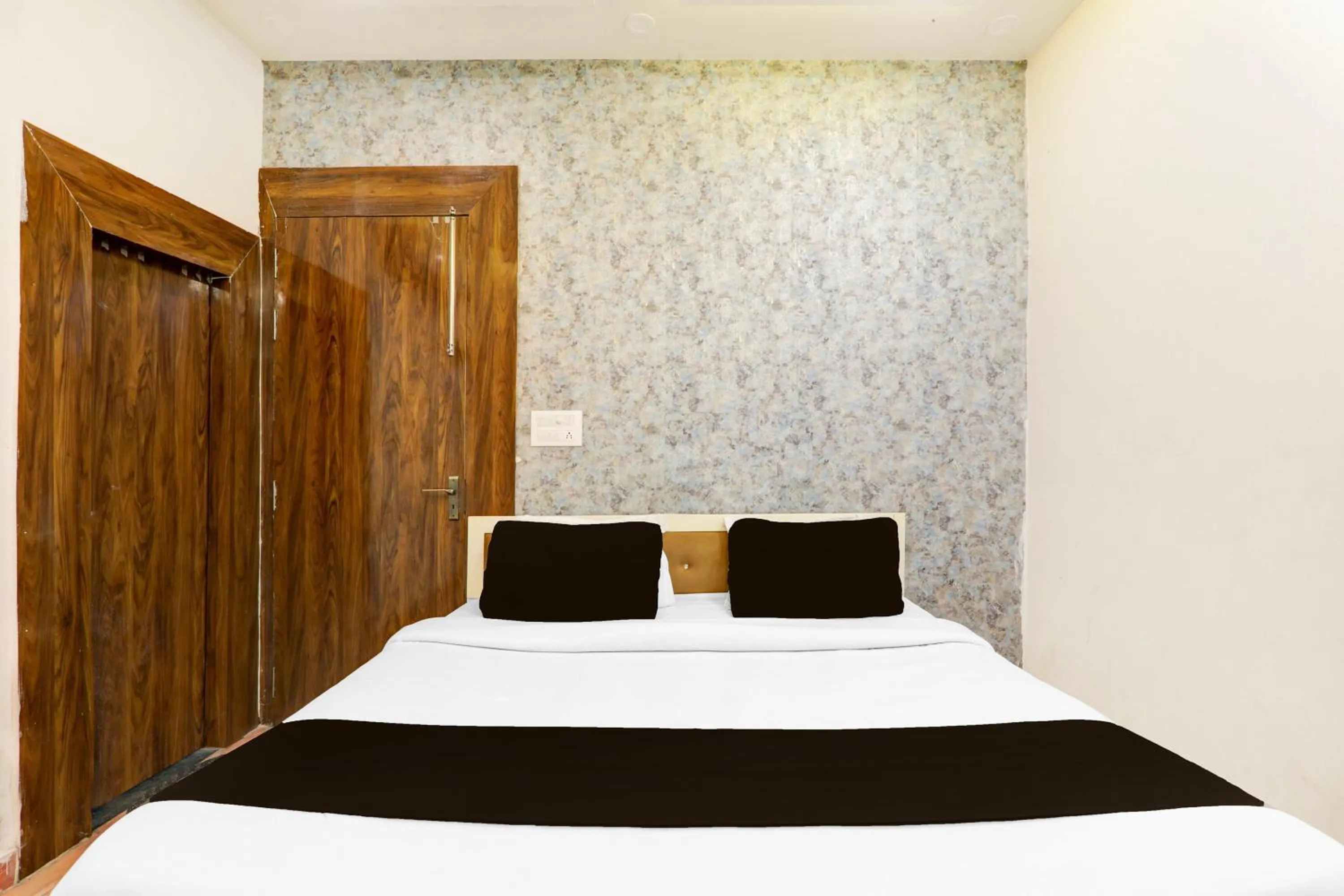 Bedroom in Hotel O The urban inn hotel and banquet