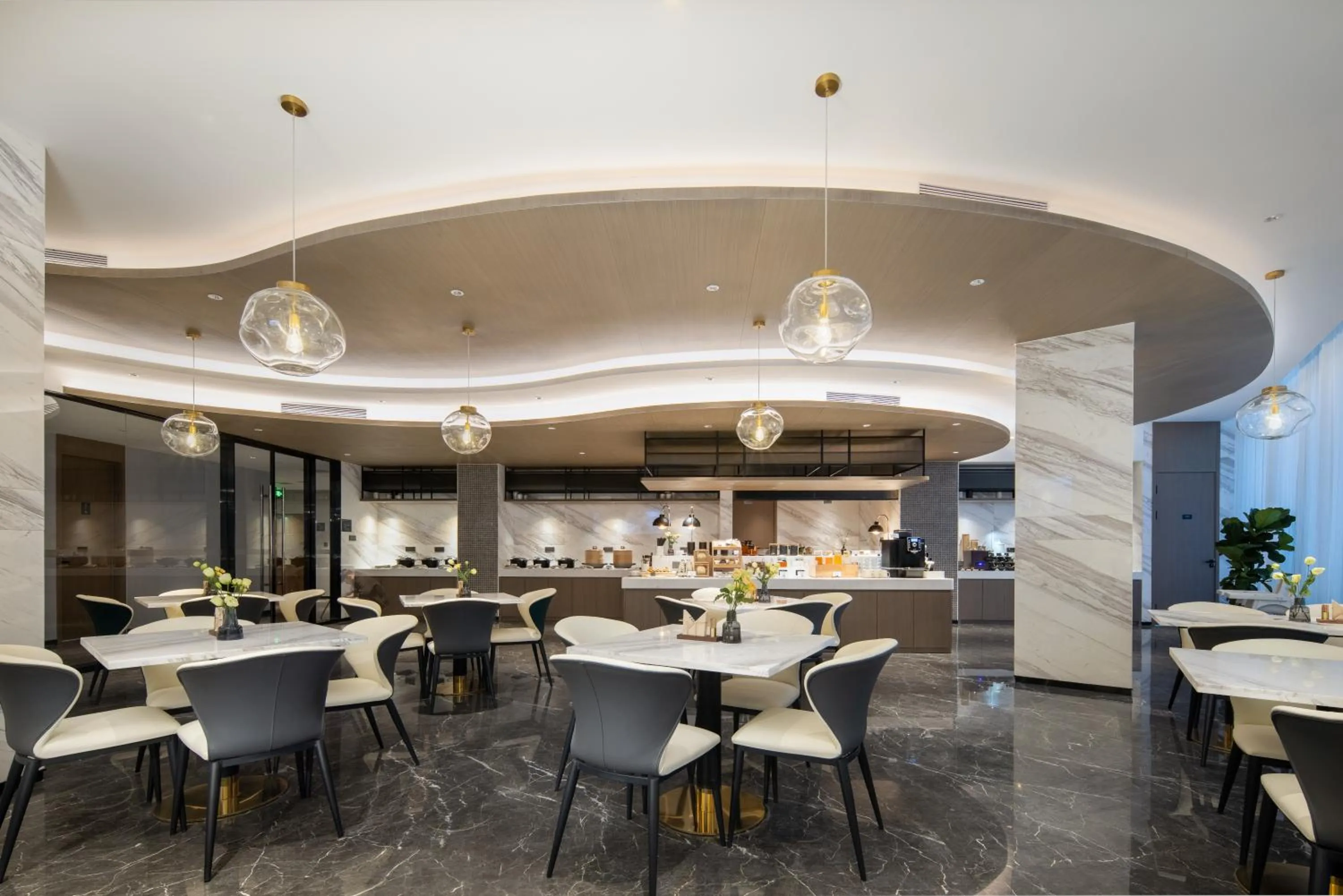 Atour Hotel Hefei Binhu Yungu Financial City