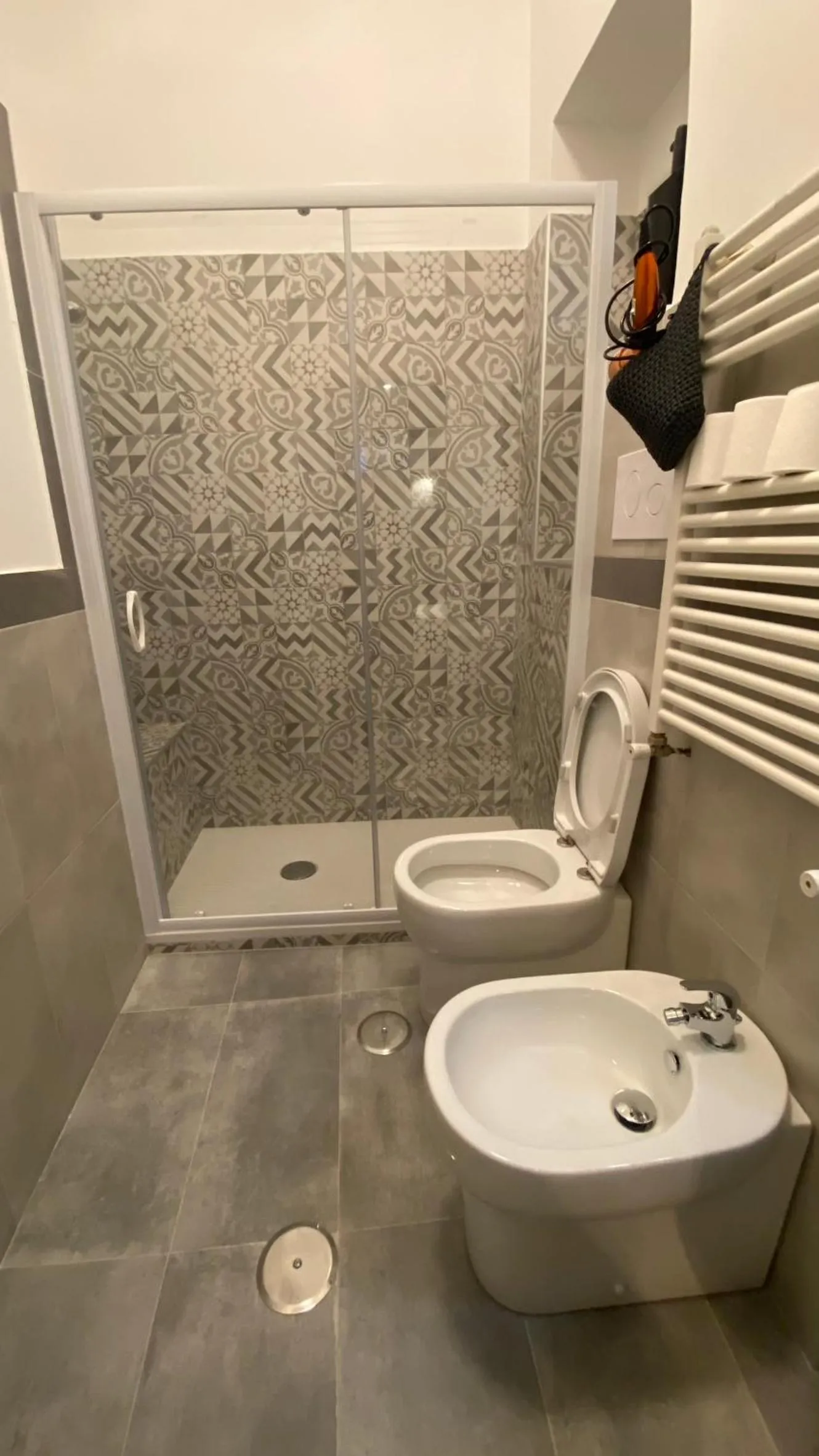 Shower in Petros rooms&apartments