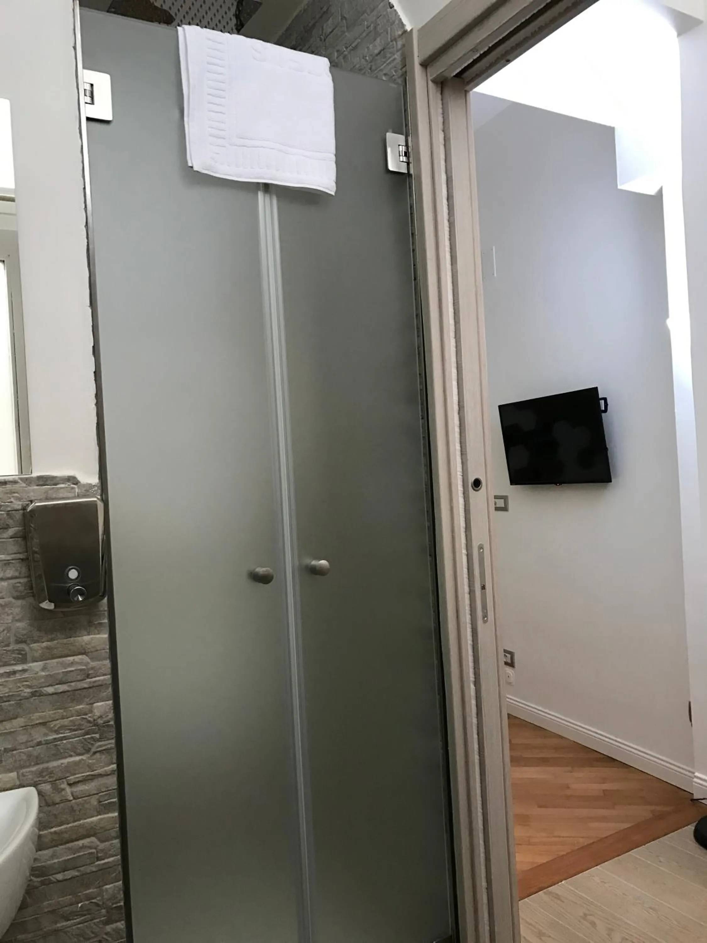 Bathroom in Petros rooms&apartments