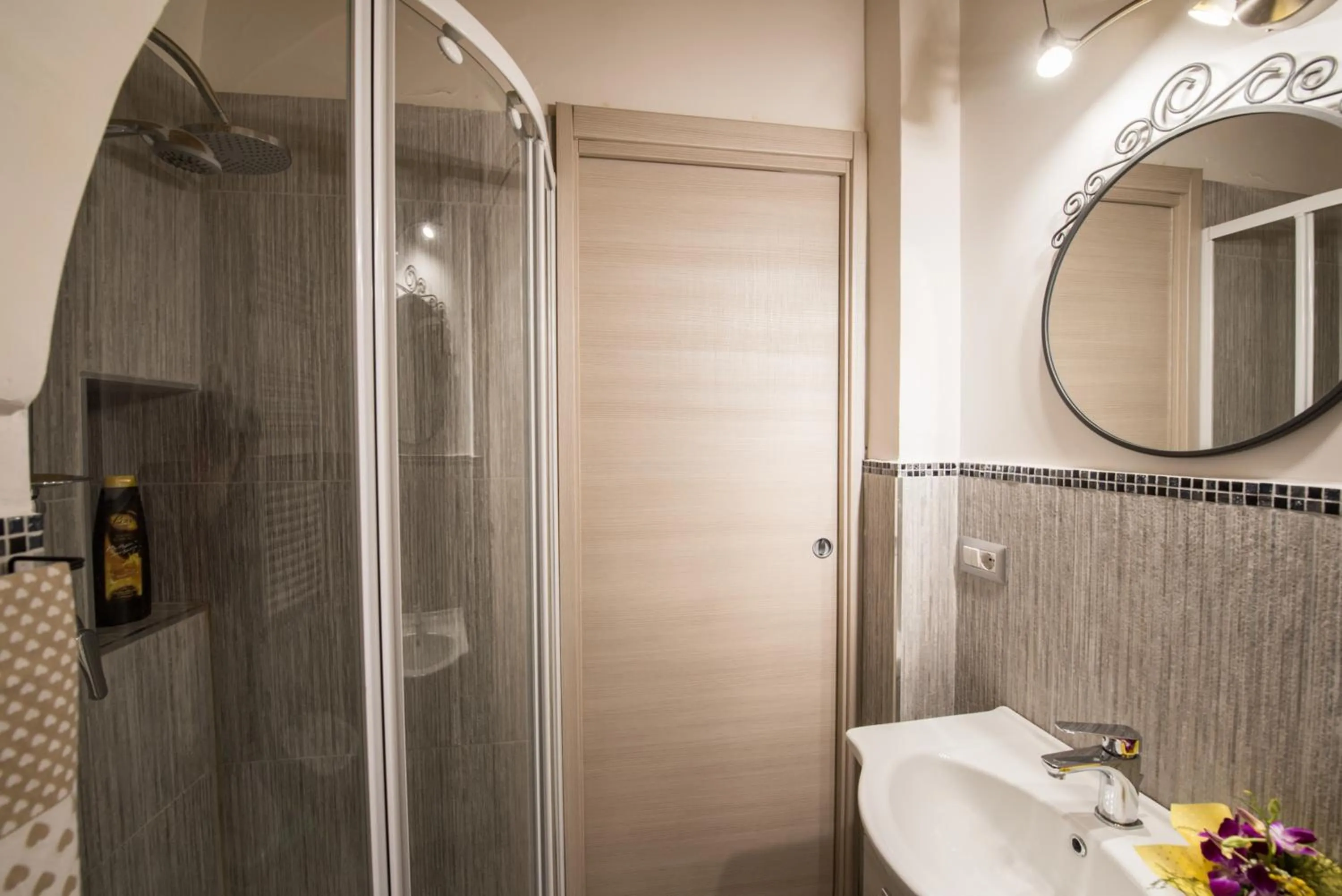 Bathroom in Petros rooms&apartments