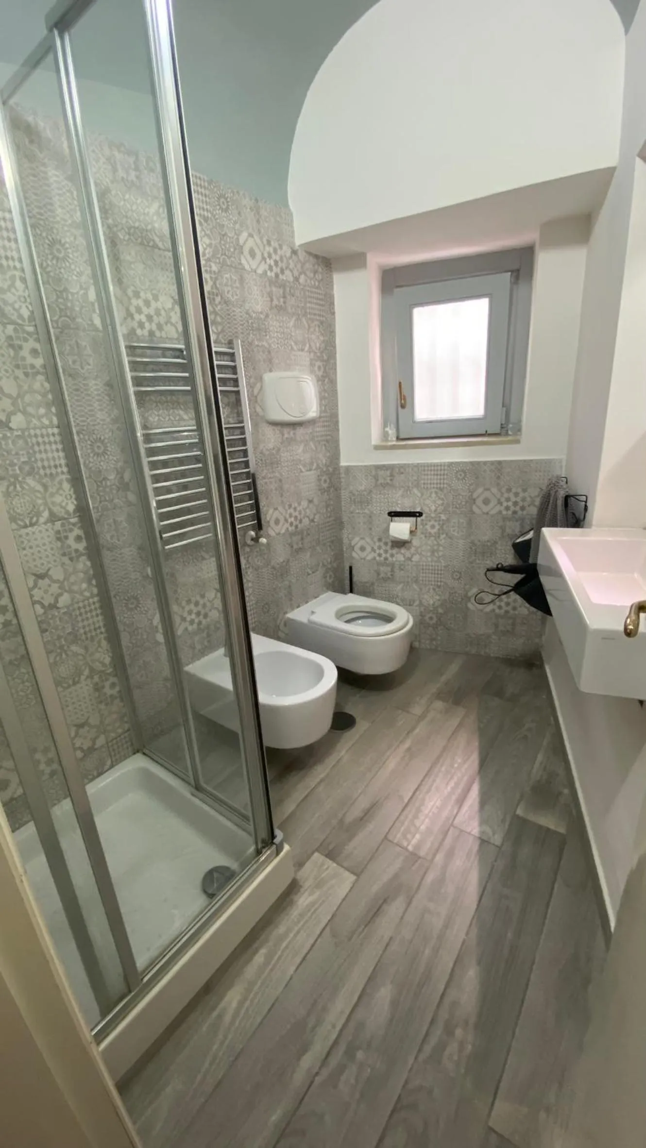 Shower in Petros rooms&apartments