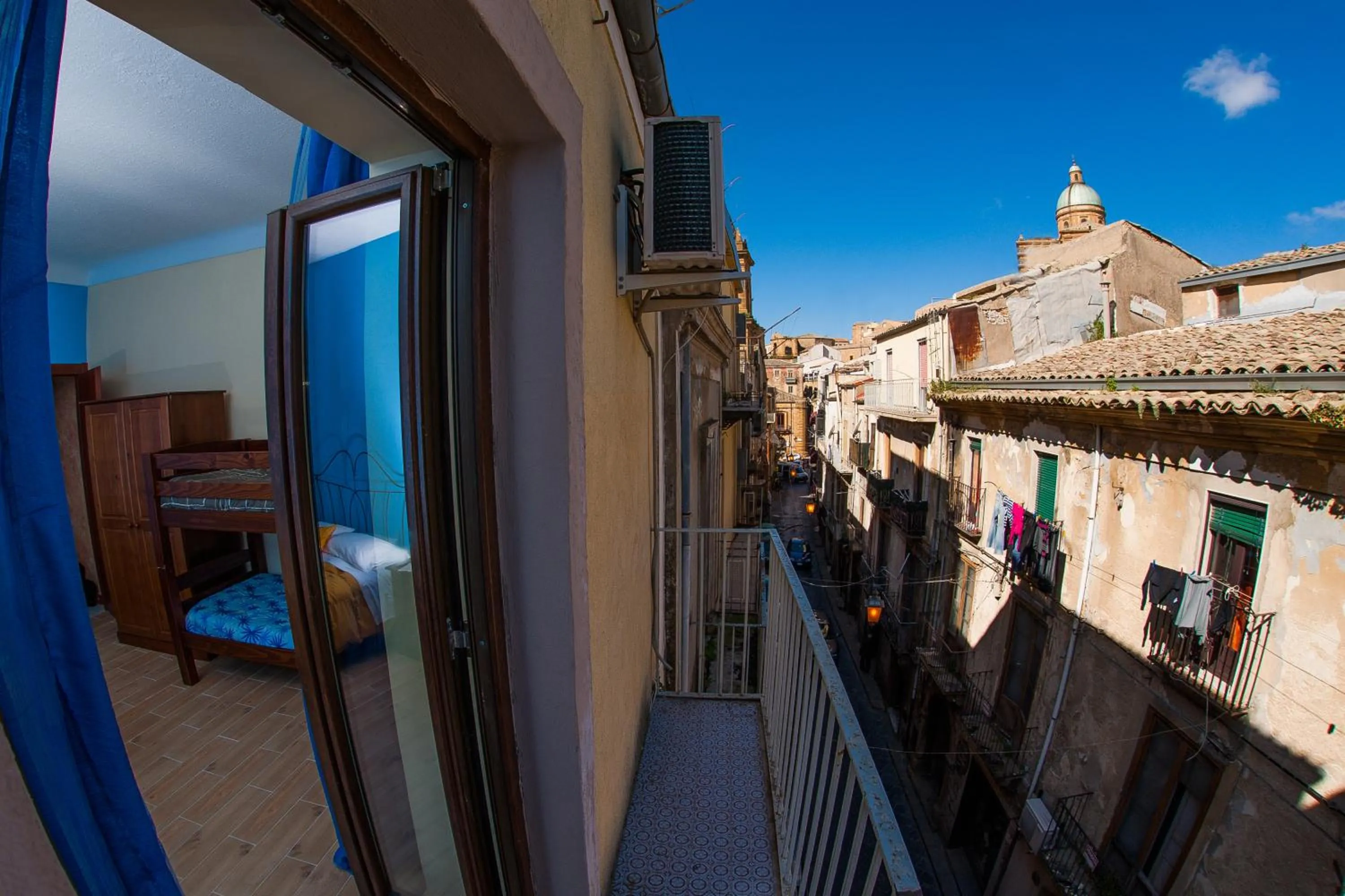 City view in Umberto 33