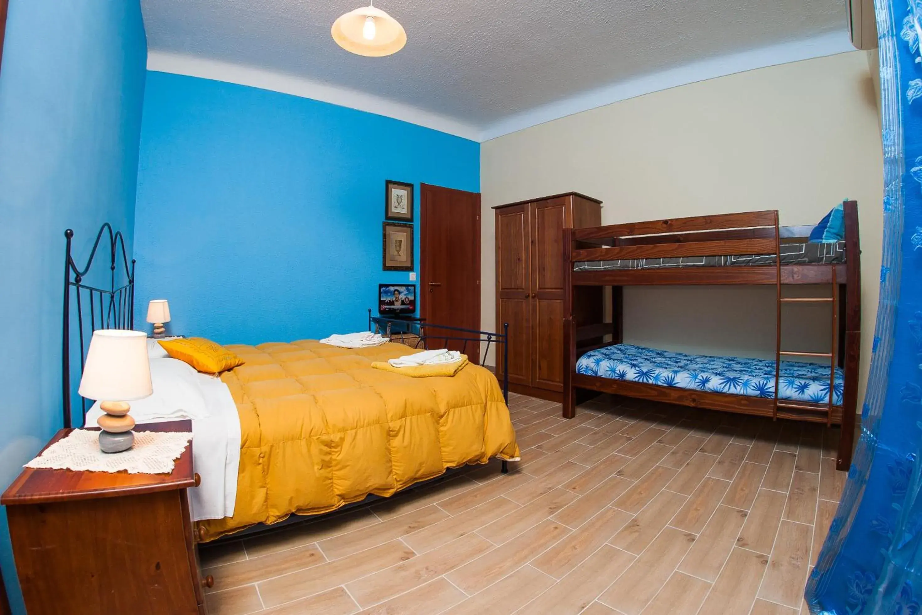 Quadruple Room in Umberto 33 Quadruple Room in Umberto 33