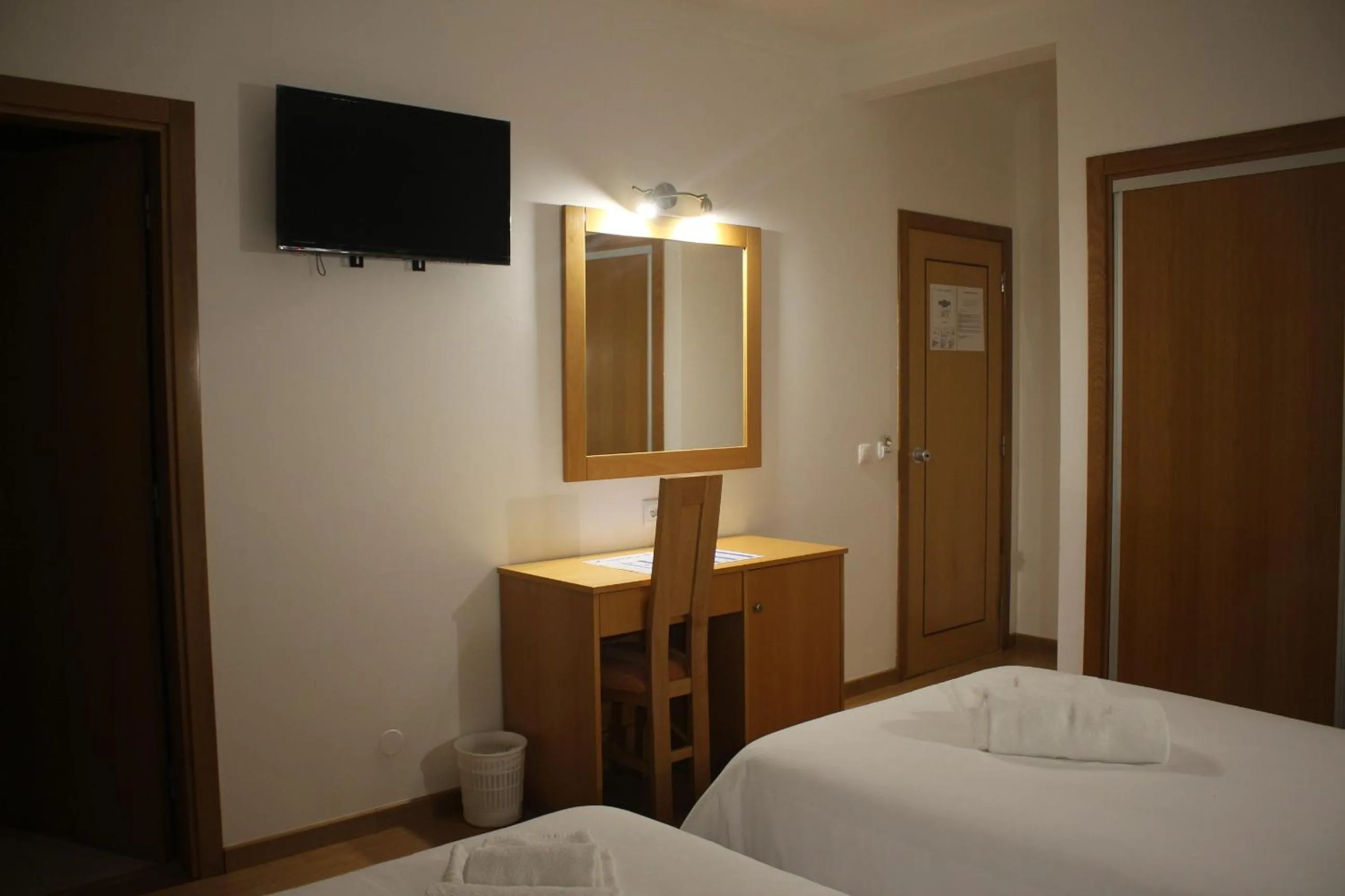 Bedroom, Bed in Hotel Solar da Charneca