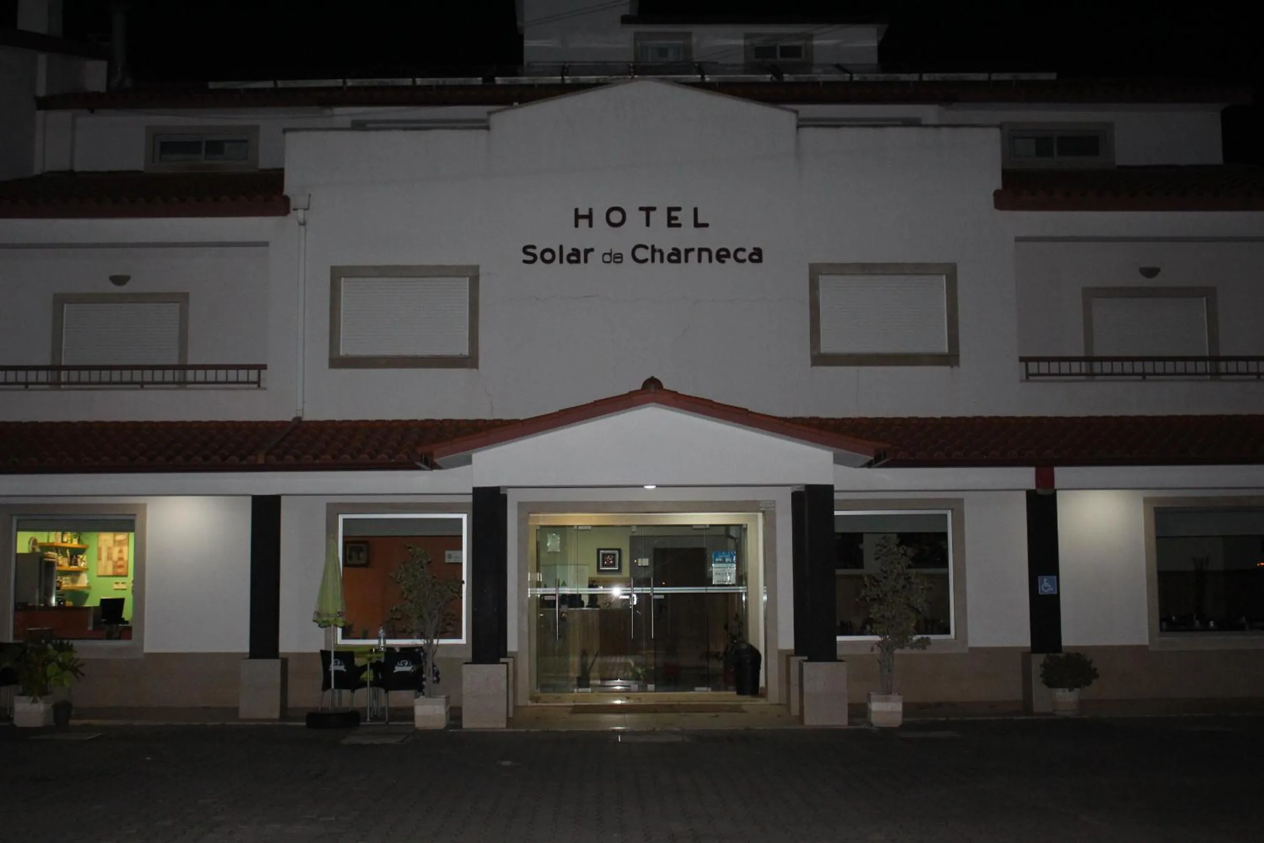 Facade/entrance in Hotel Solar da Charneca