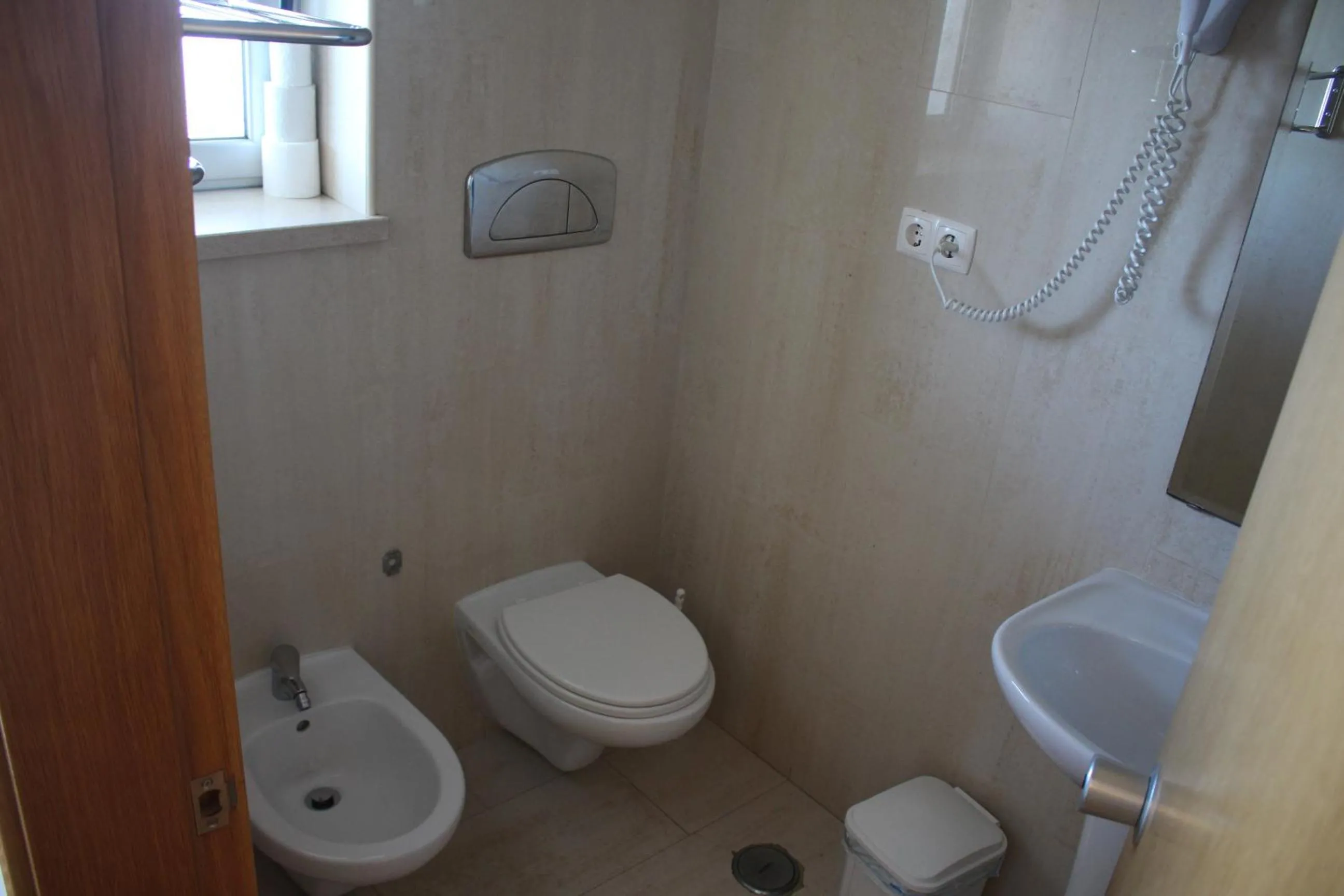 Toilet in Hotel Solar da Charneca