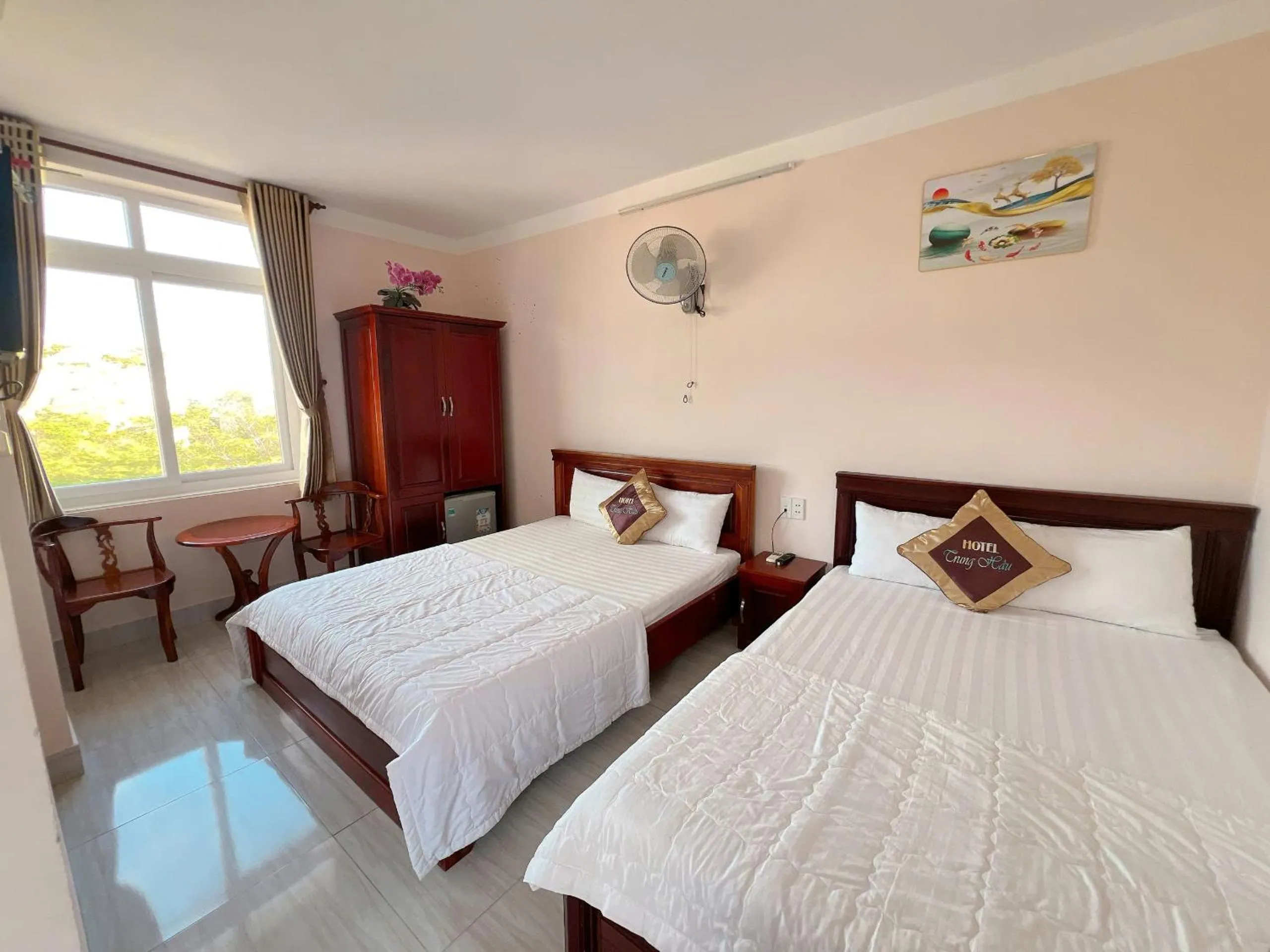 Trung Hậu Hotel
