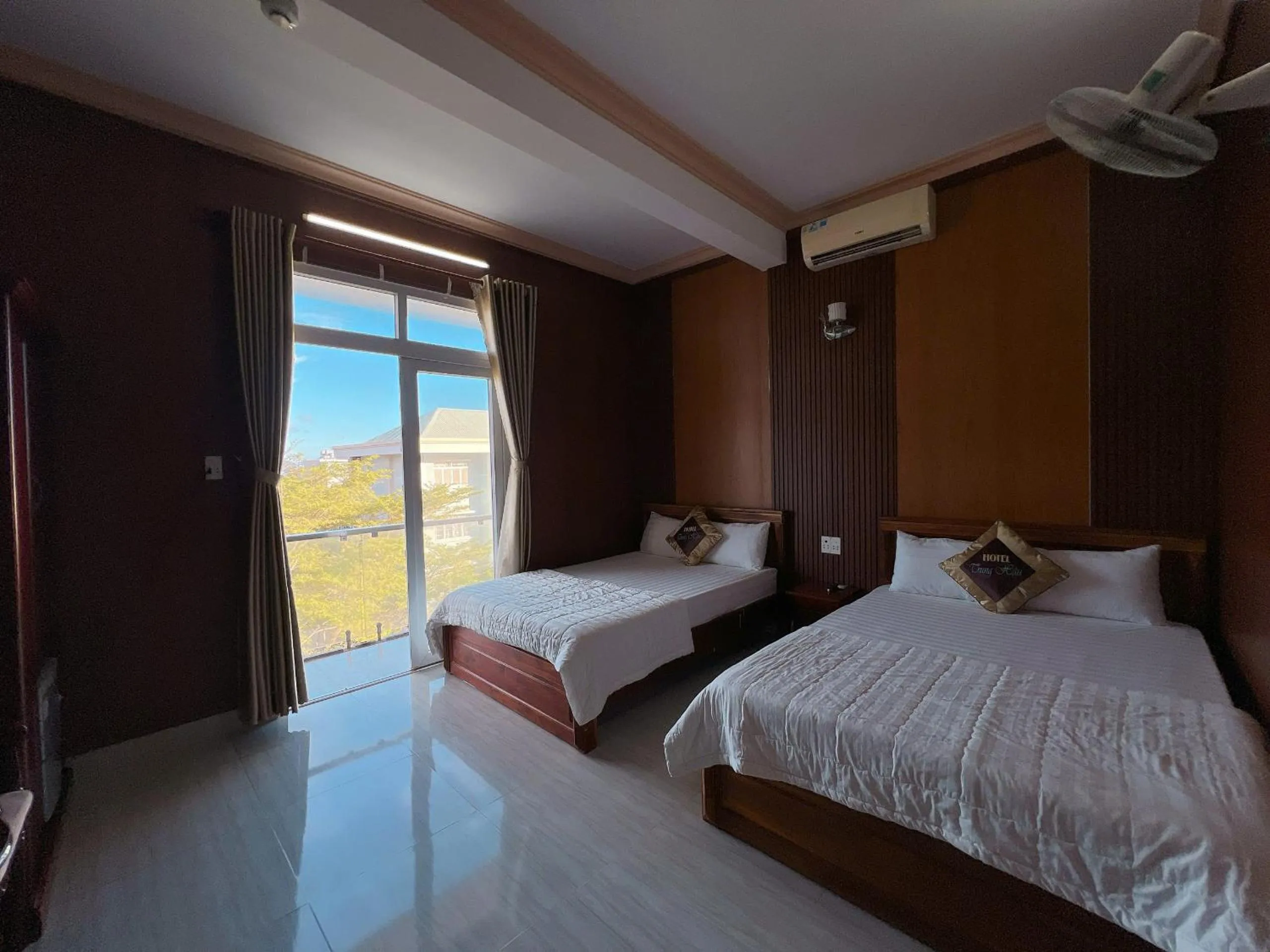 Trung Hậu Hotel