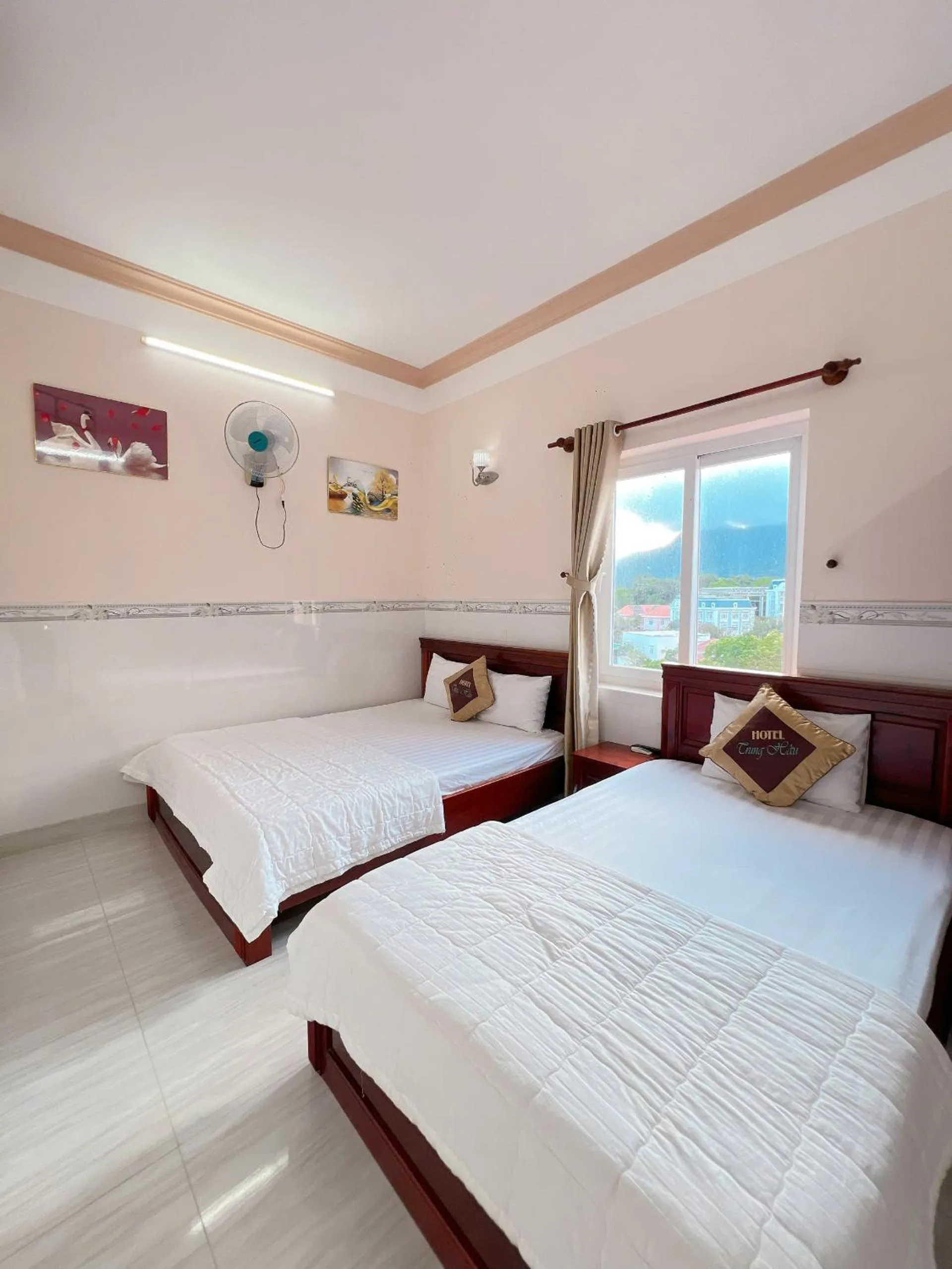 Trung Hậu Hotel