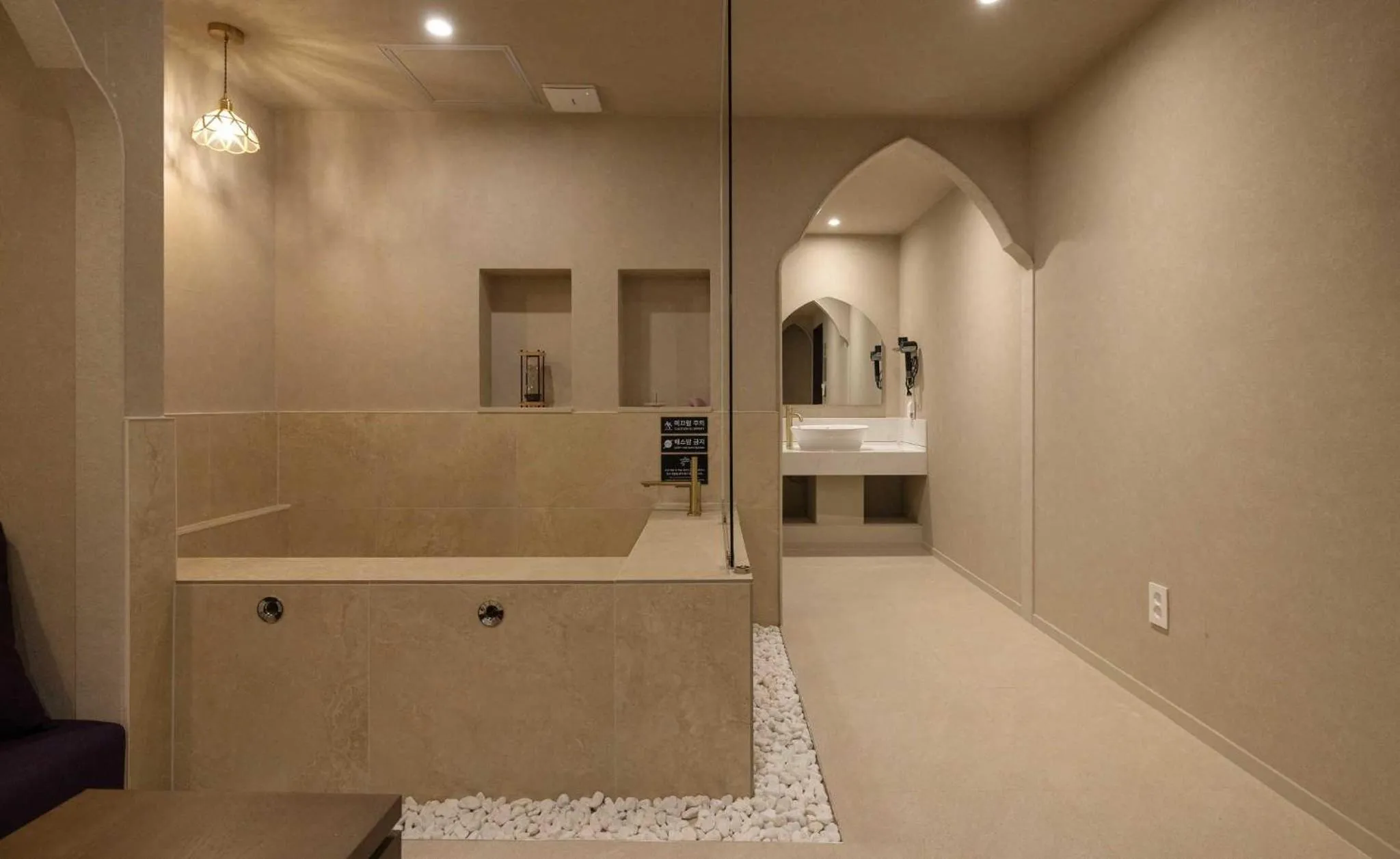 Hot Tub in Stay Passport Morocco Spa Incheon Songdo