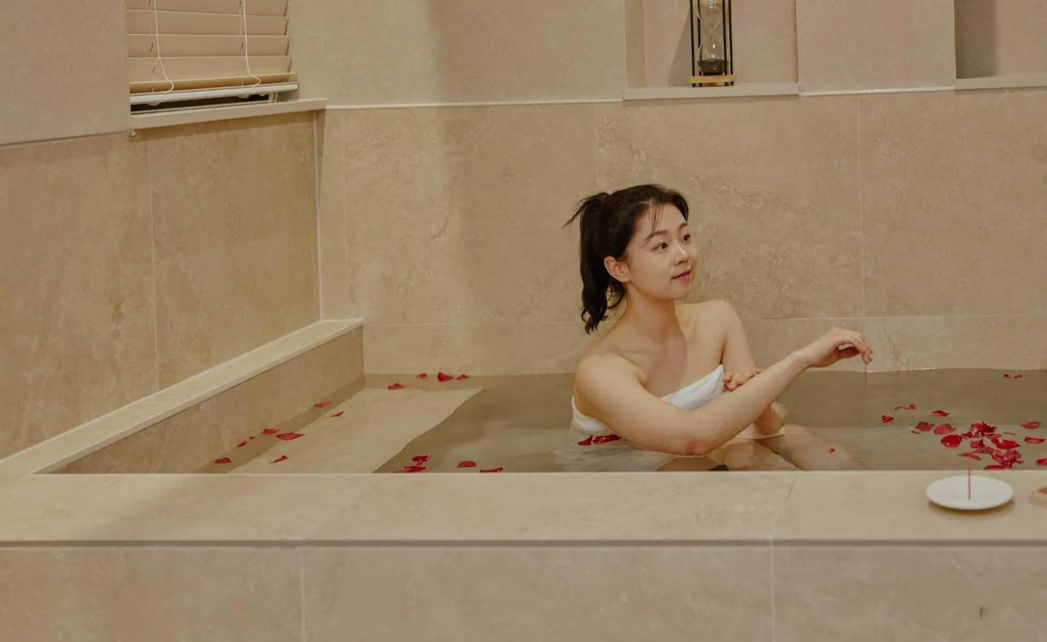 Hot Tub in Stay Passport Morocco Spa Incheon Songdo