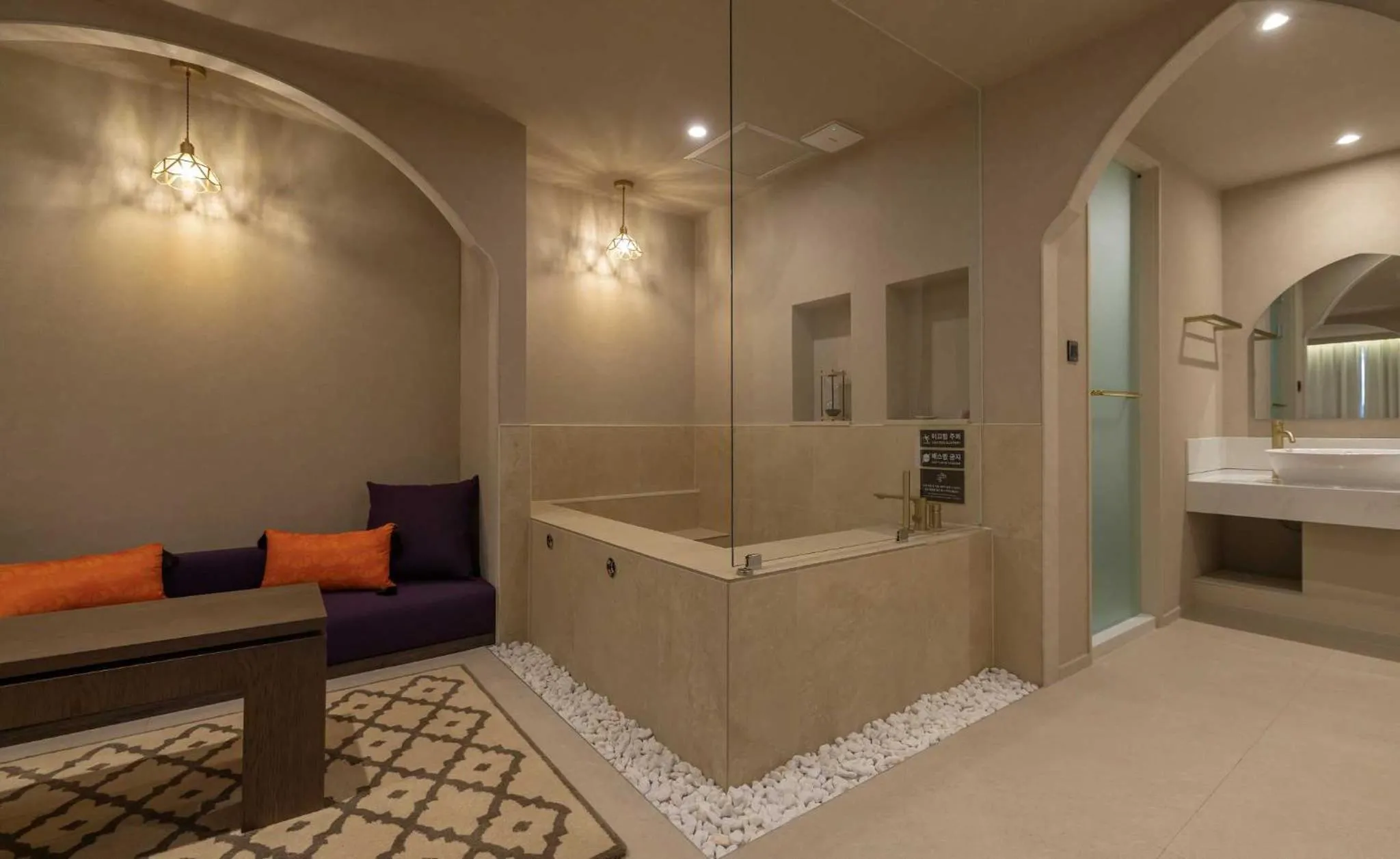 Hot Tub in Stay Passport Morocco Spa Incheon Songdo