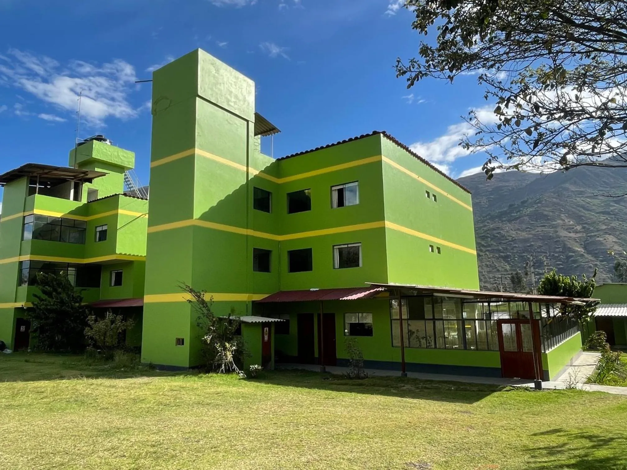 Property building in Hotel COMTUCAR