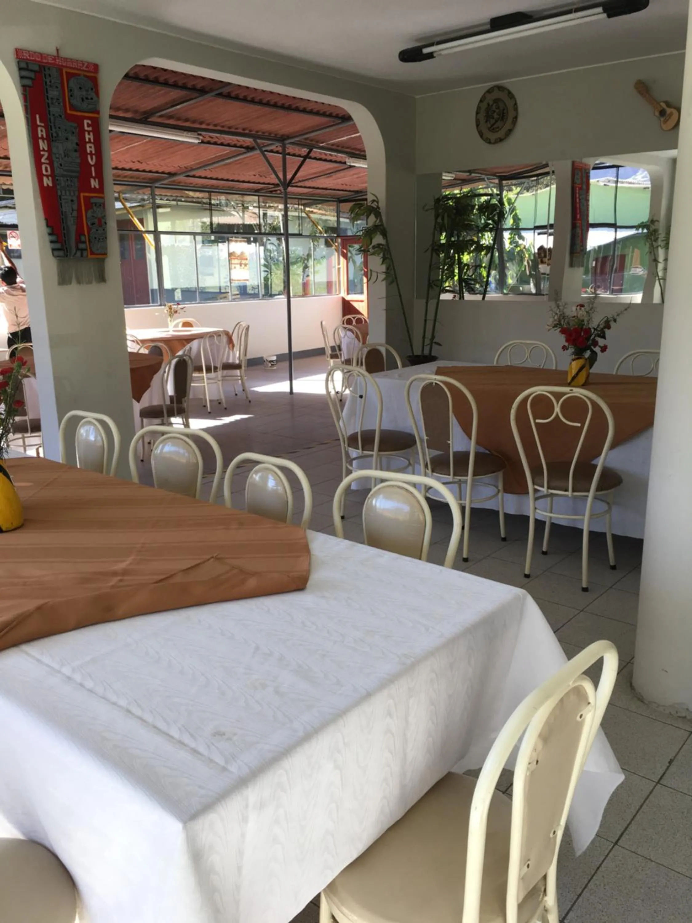 Restaurant/places to eat in Hotel COMTUCAR