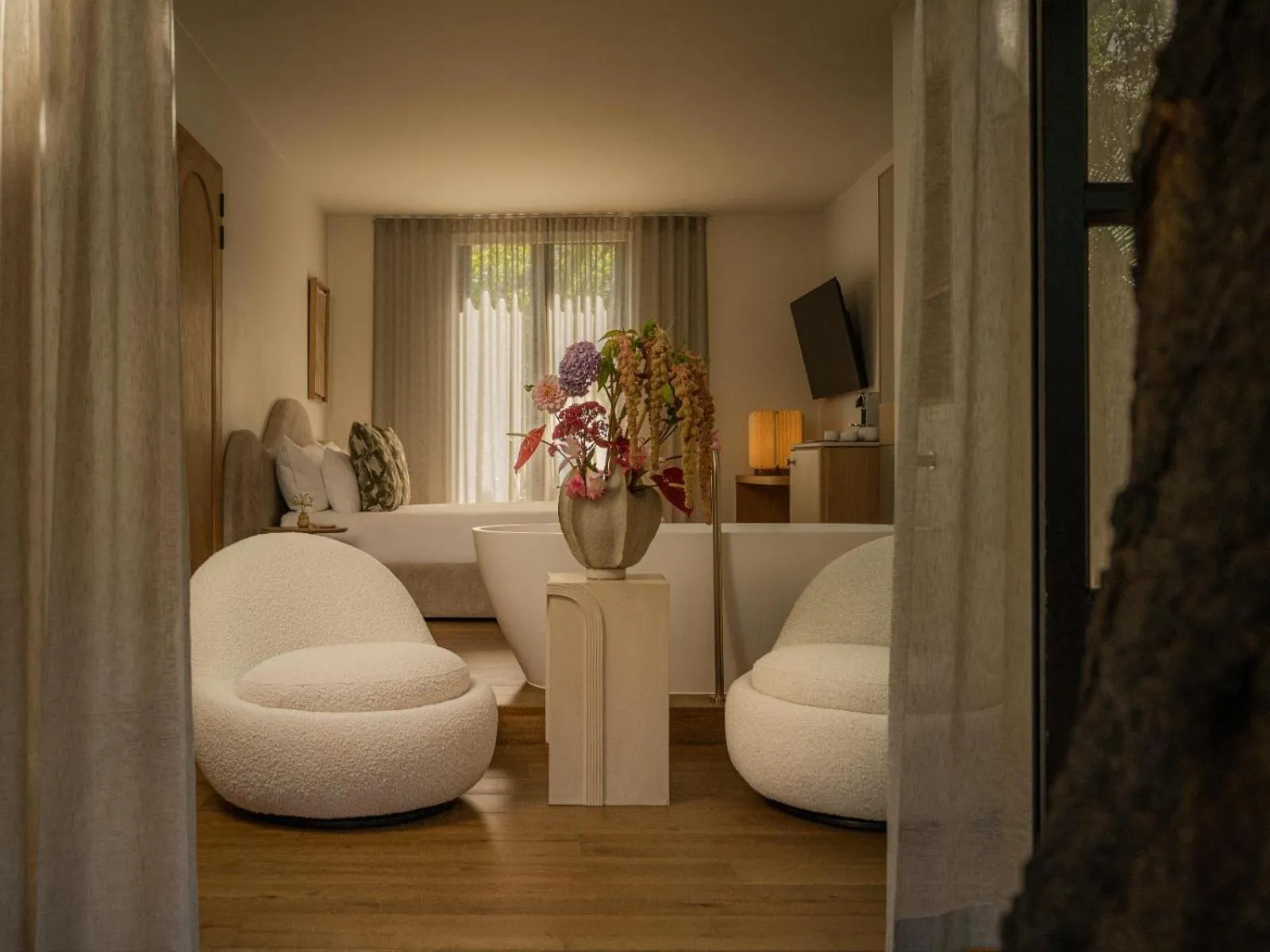 TV and multimedia in Botany House Boutique Retreat