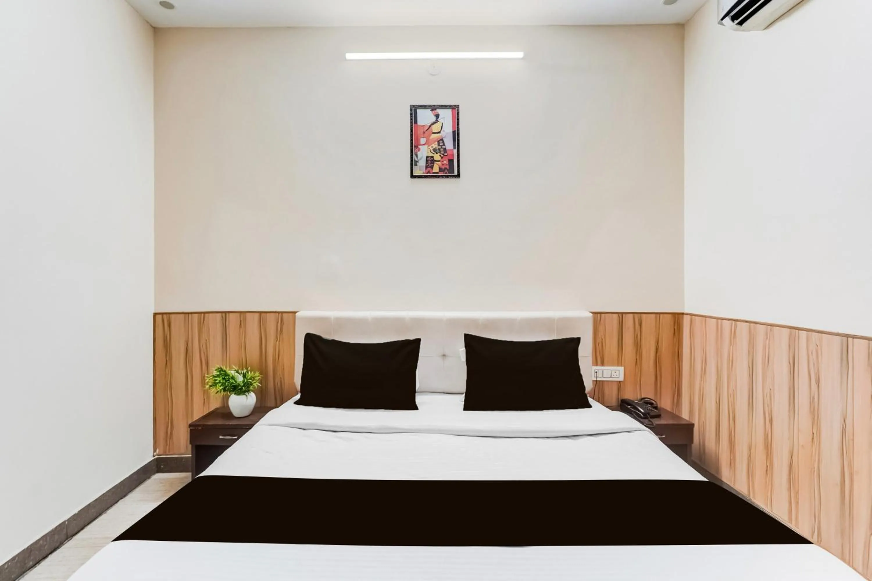 Collection O Rispana Pul Dehradun Formerly Hotel Square 1
