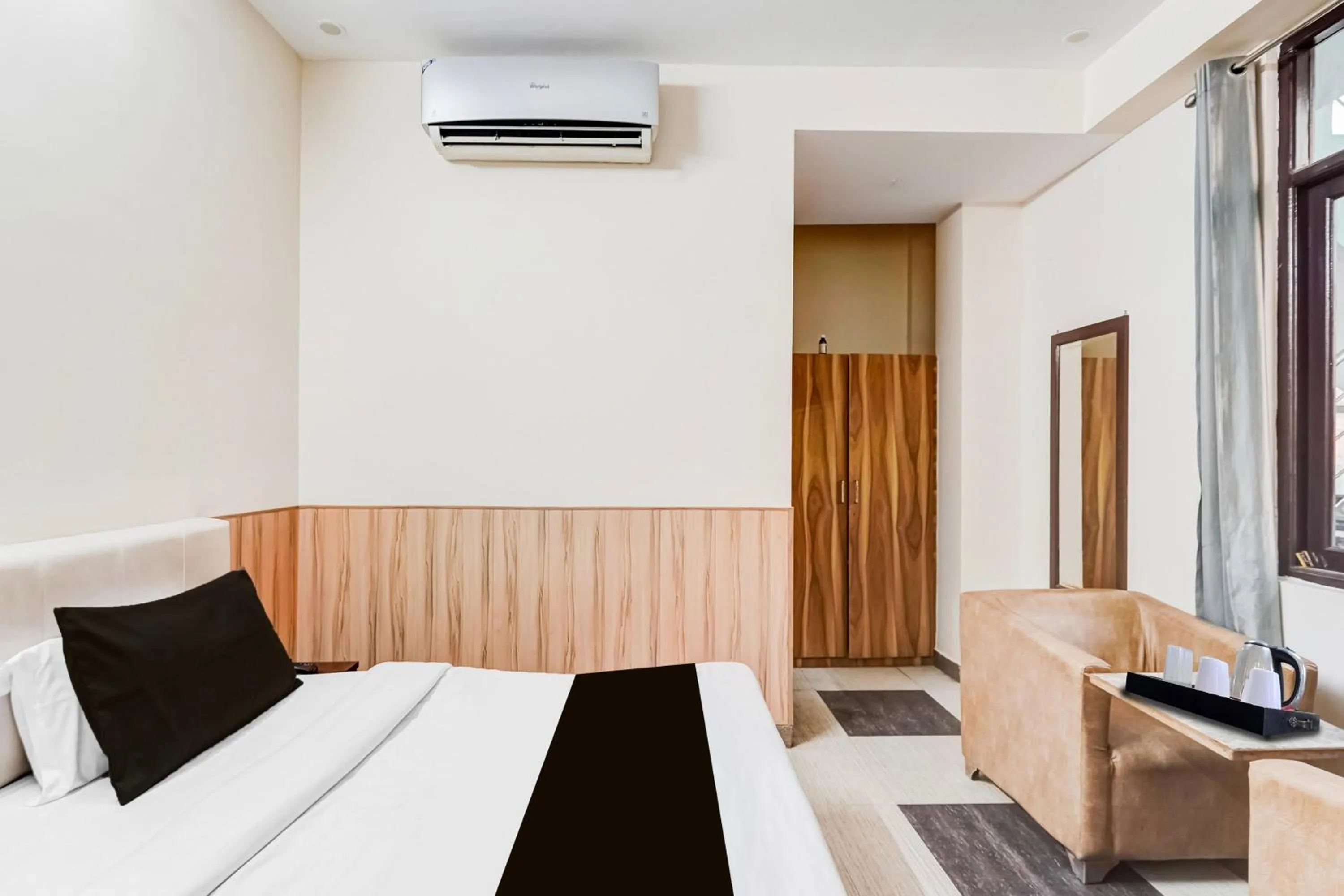 Collection O Rispana Pul Dehradun Formerly Hotel Square 1