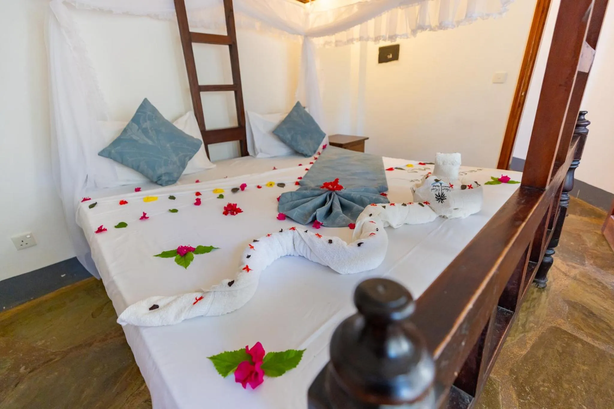 Bed in Silver Rock Boutique Resort by Mokawa - Hotel & Apartments