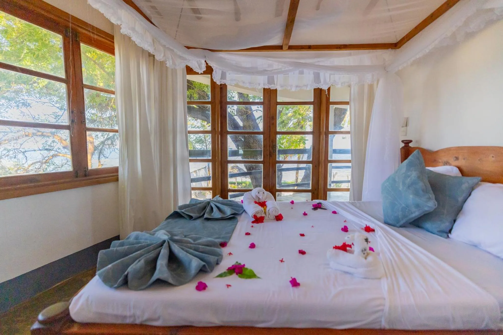 Bed in Silver Rock Boutique Resort by Mokawa - Hotel & Apartments