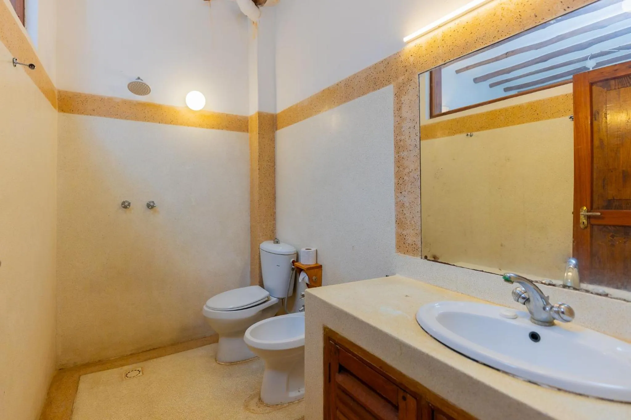 Toilet in Silver Rock Boutique Resort by Mokawa - Hotel & Apartments