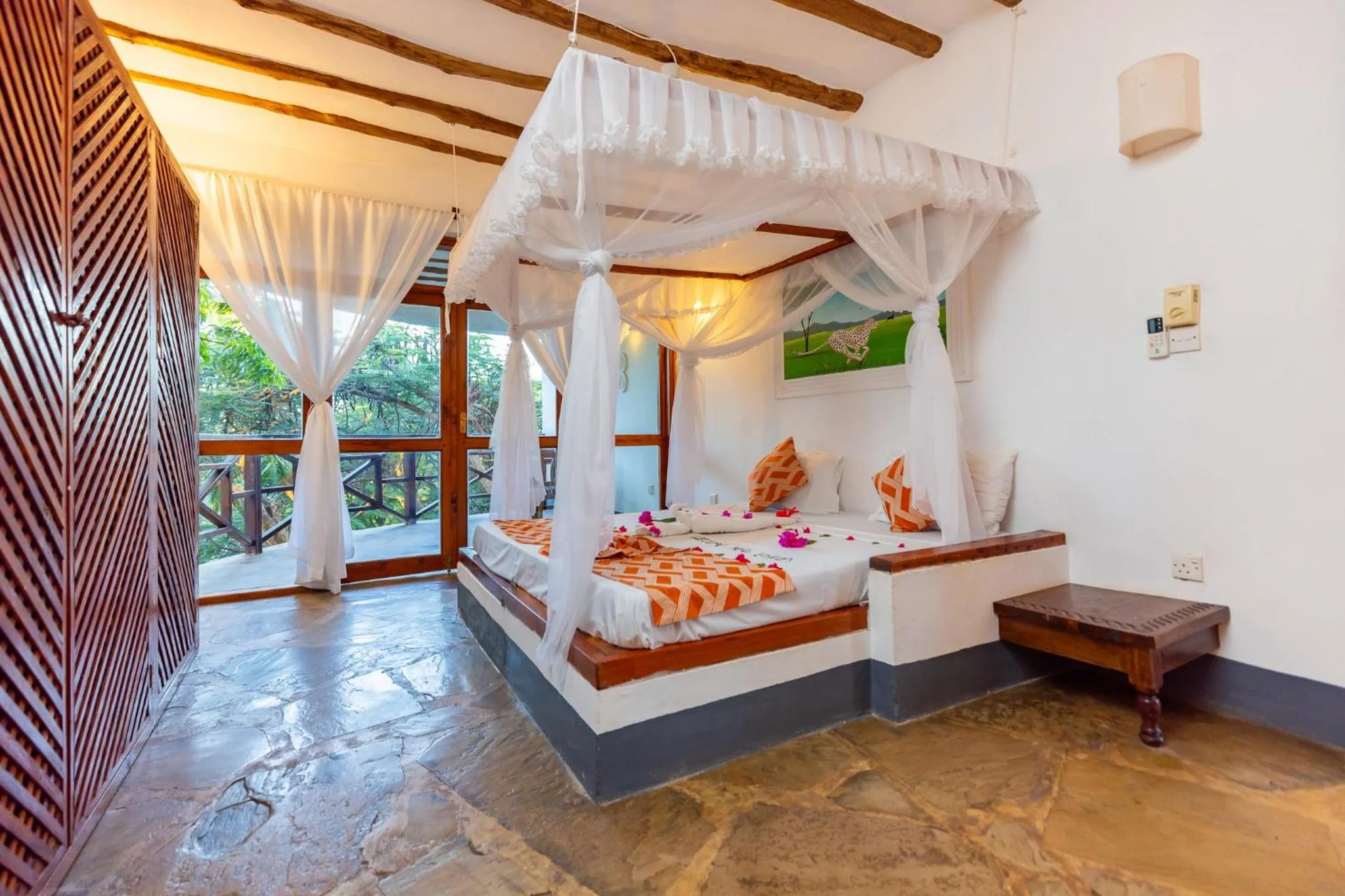 Bed in Silver Rock Boutique Resort by Mokawa - Hotel & Apartments