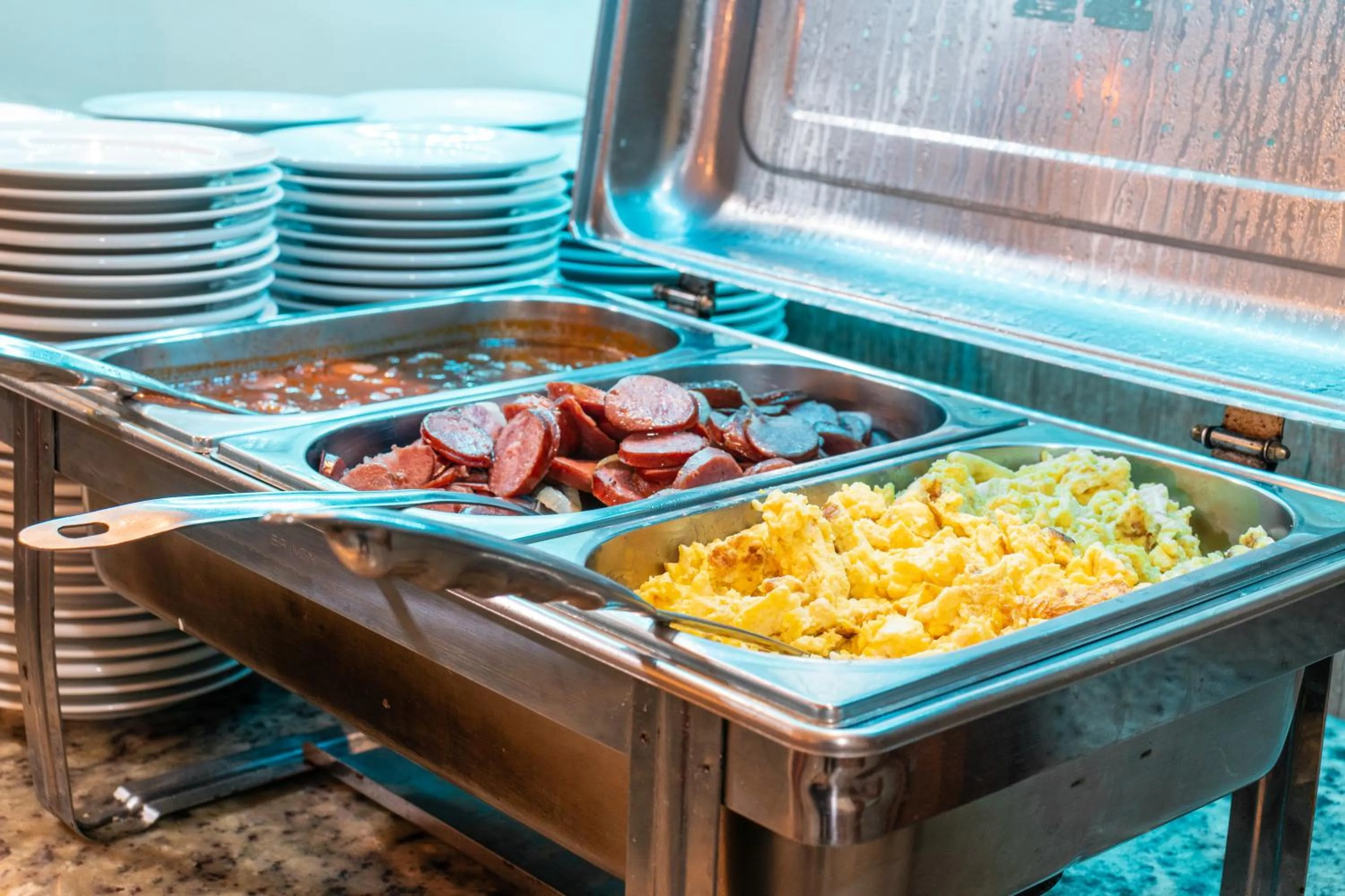 Buffet breakfast in Mediterrane Hotel by Castelo Itaipava