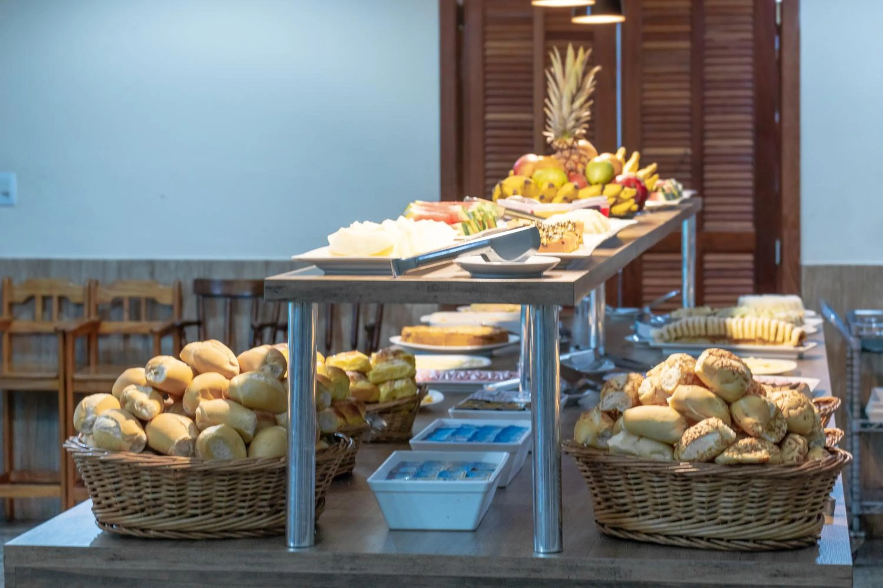 Buffet breakfast in Mediterrane Hotel by Castelo Itaipava