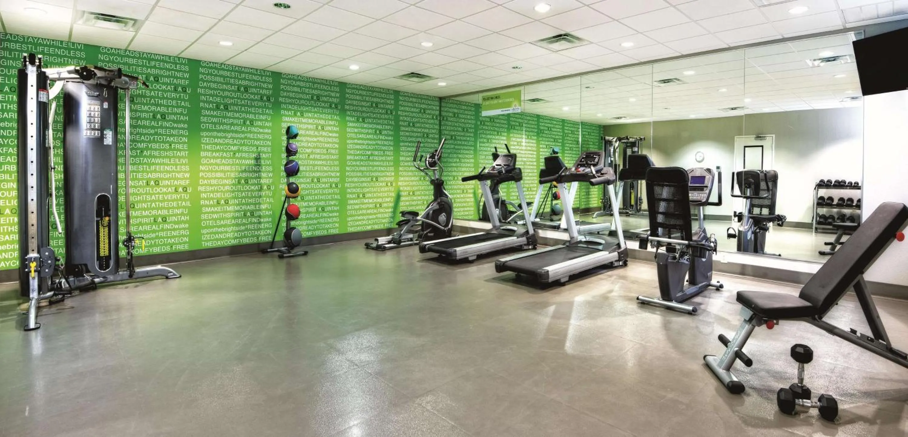 Fitness centre/facilities in La Quinta by Wyndham Victoria - South