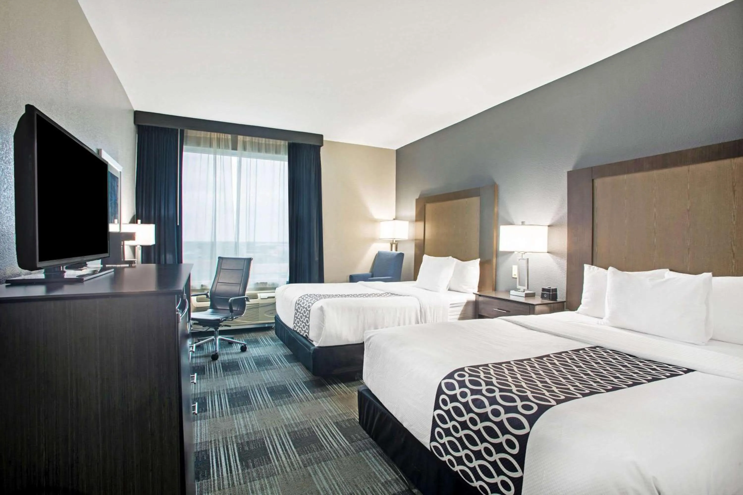 Photo of the whole room, Bed in La Quinta by Wyndham Victoria - South