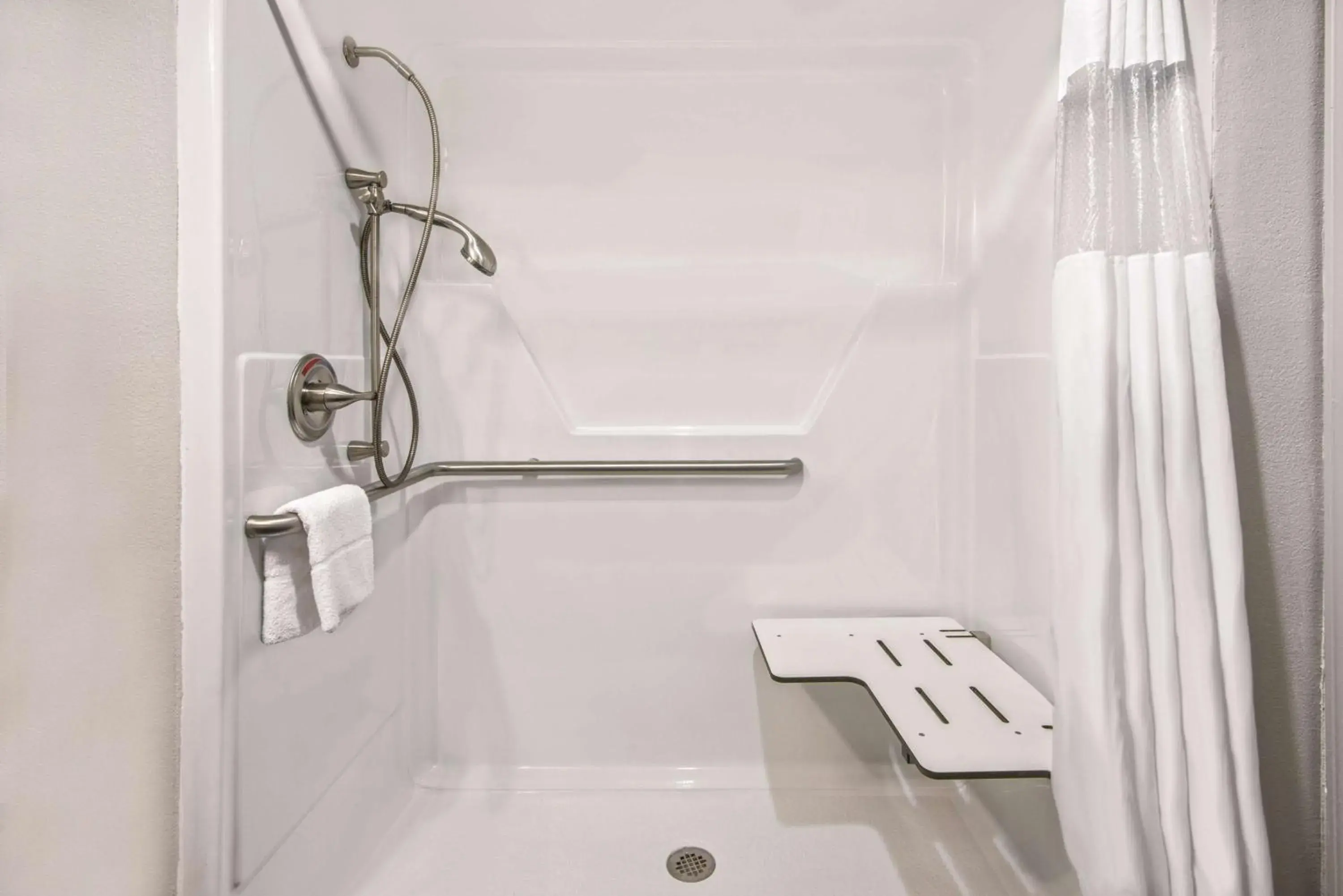 Photo of the whole room in La Quinta by Wyndham Victoria - South Photo of the whole room in La Quinta by Wyndham Victoria - South