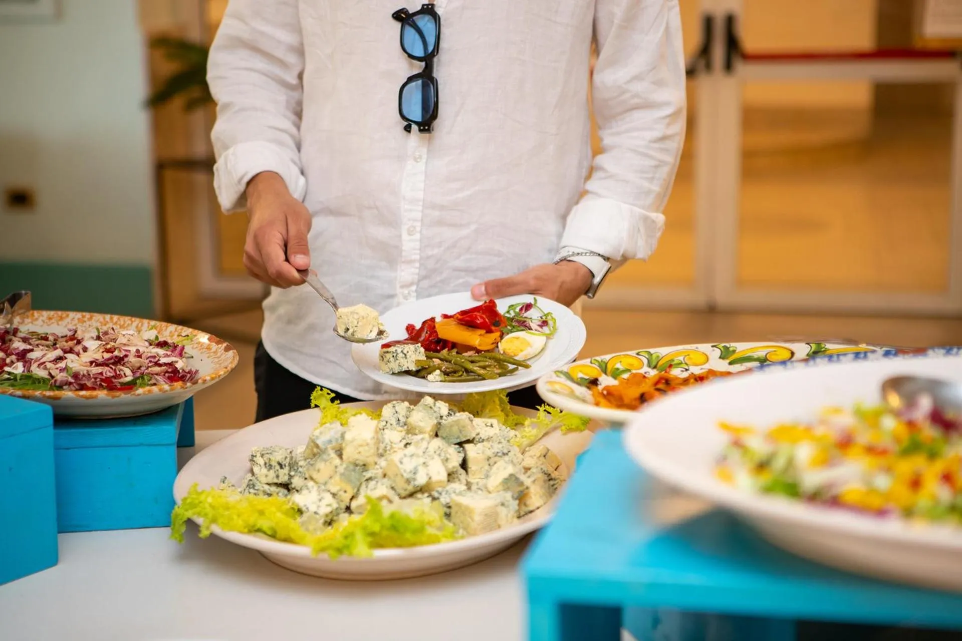 Restaurant/places to eat in Hotel Antares