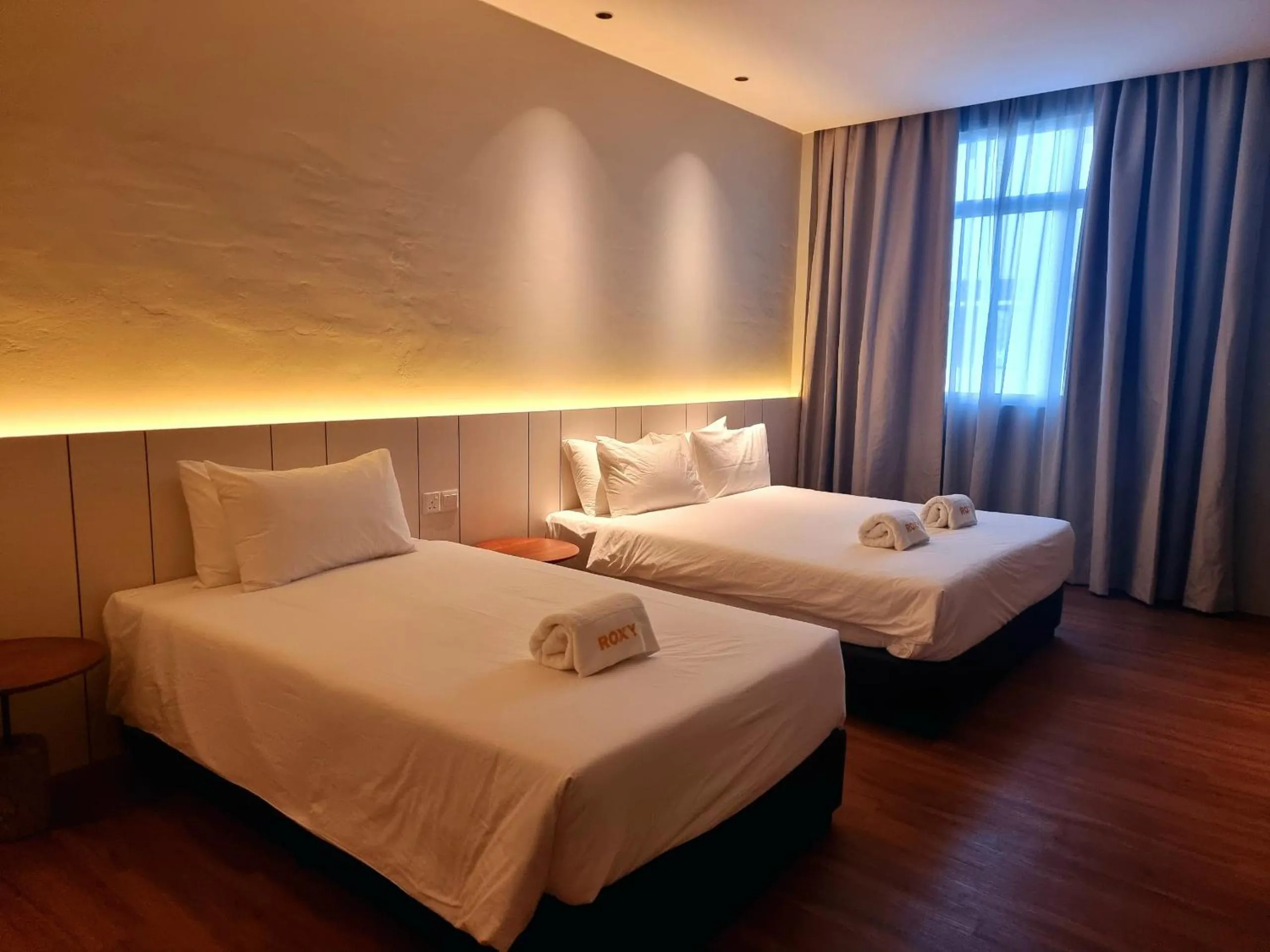 View (from property/room), Bed in Roxy Hotel Malihah