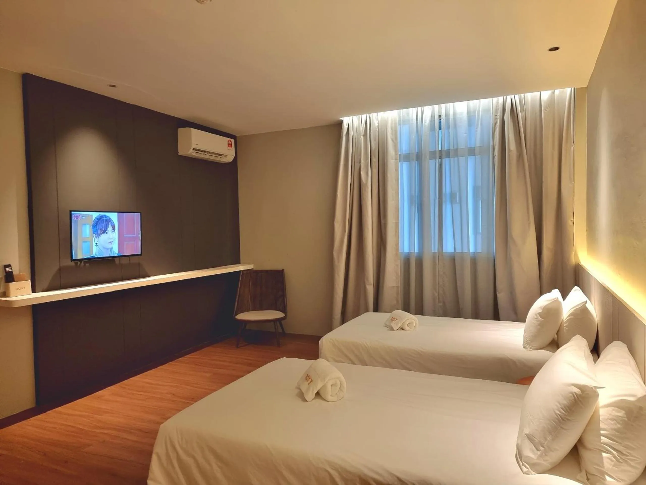 Bedroom, Bed in Roxy Hotel Malihah