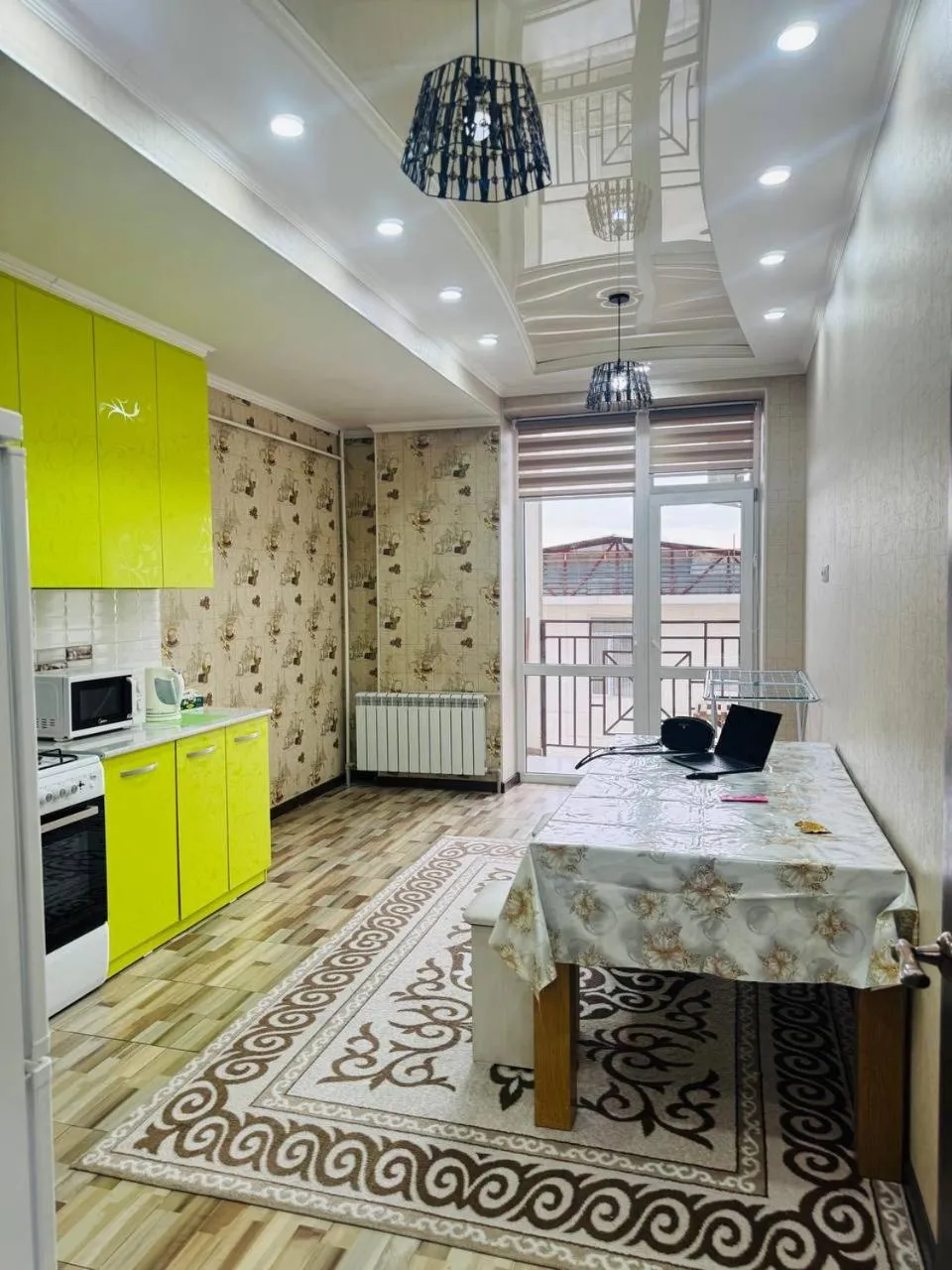 Kitchen or kitchenette in AlaNest Apartment